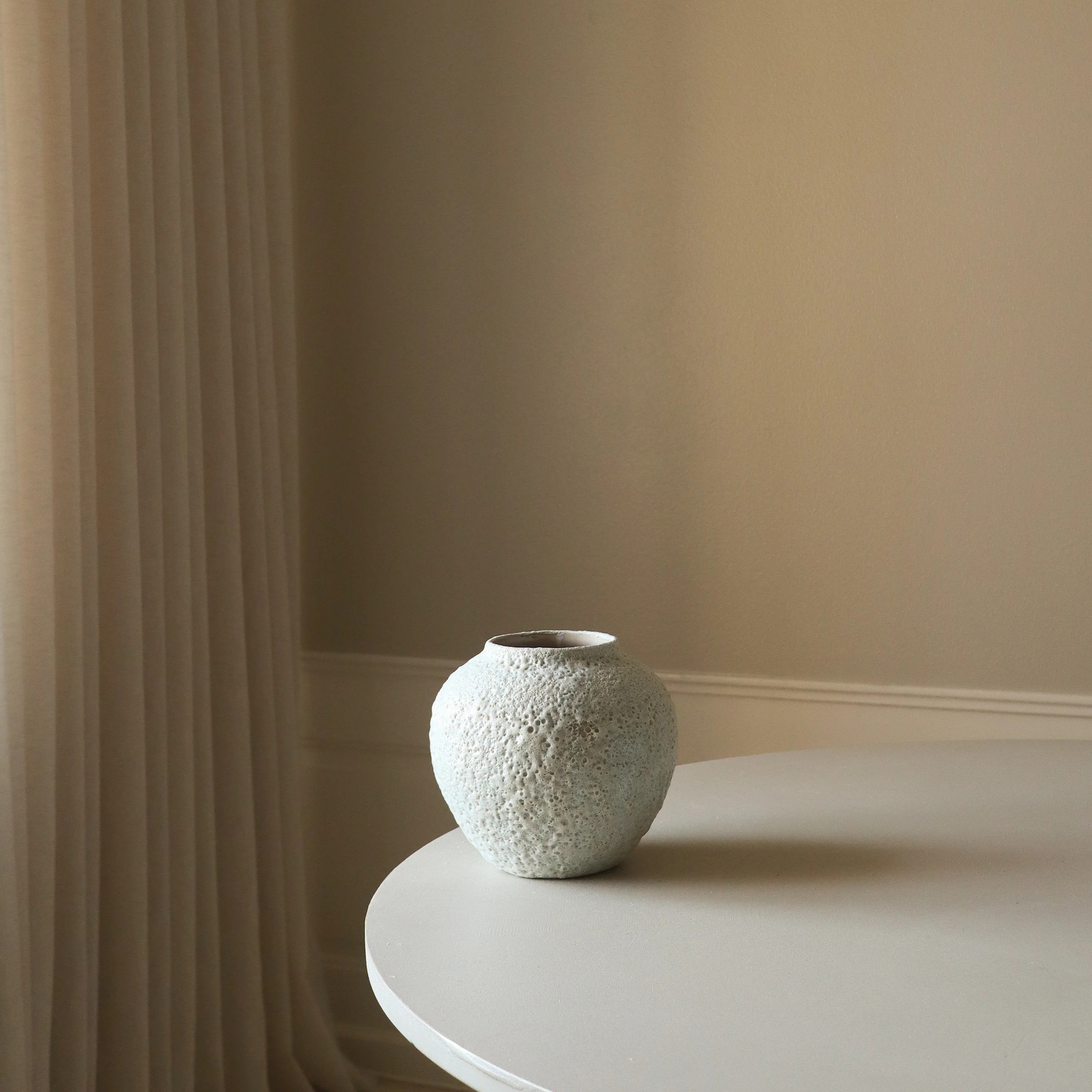 Botané Short Ceramic Volcanic Vase Botane-Short-Ceramic-Volcanic-Vase