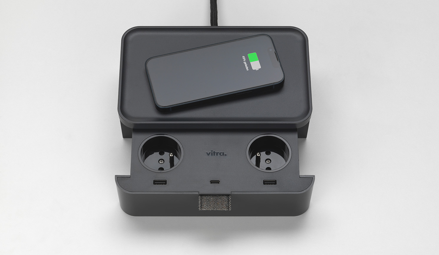 Vitra-Ampi-Stromanschlussbox-Elektrifizierung-am-Arbeitsplatz-in-basic-dark