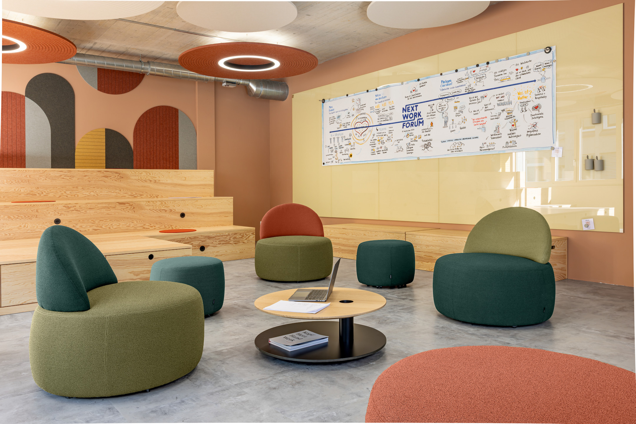 Girsberger-Tala-Low-Beistelltisch-Stilvolle-Ablageflache-auf-zwei-Ebenen-mit-praktischer-Stifthalterung