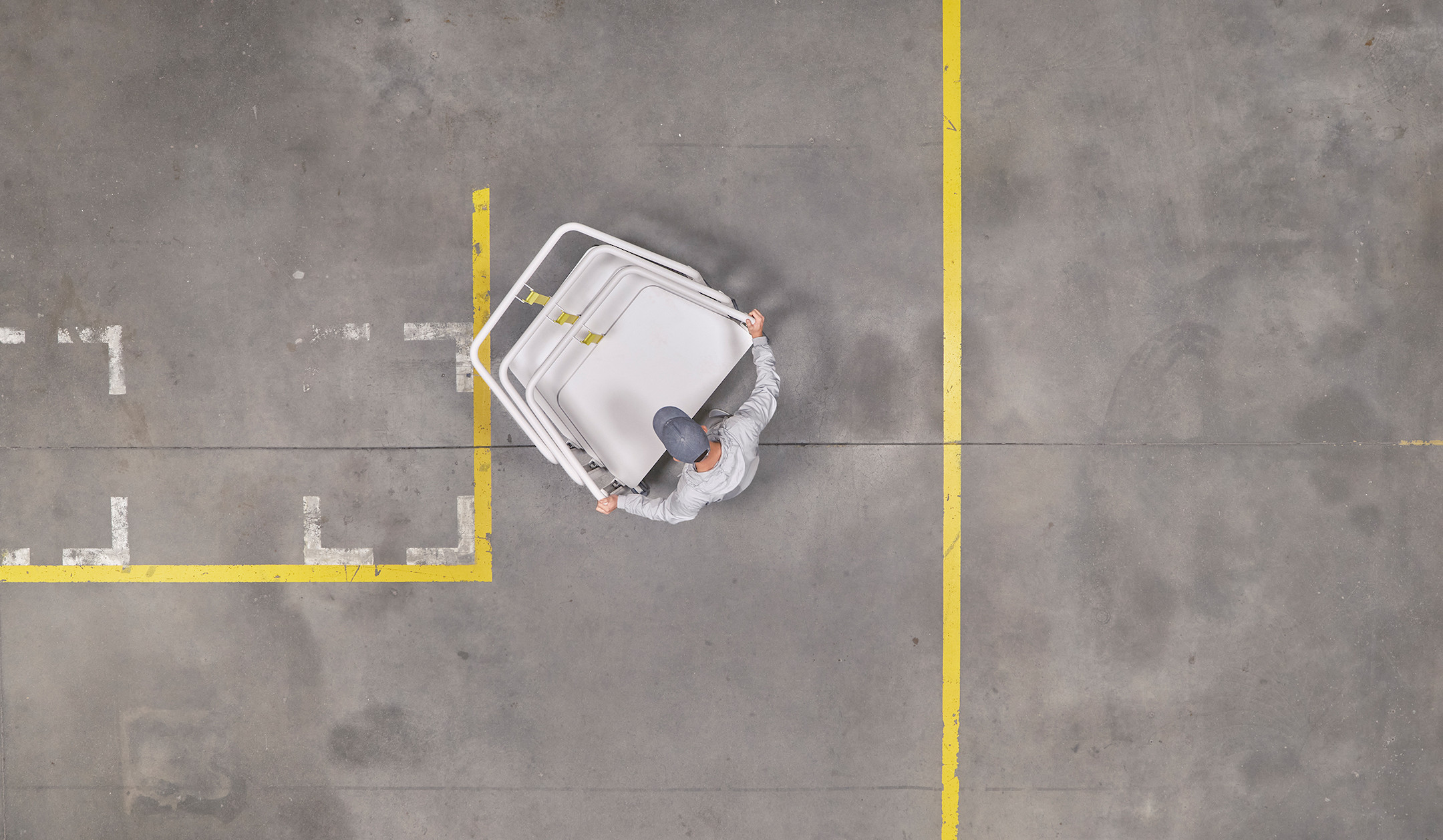 Vitra-Scout-Work-Mobile-hohenverstellbarer-Einzelschreibtisch-auf-Rollen-fur-eine-flexible-Raumgestaltung