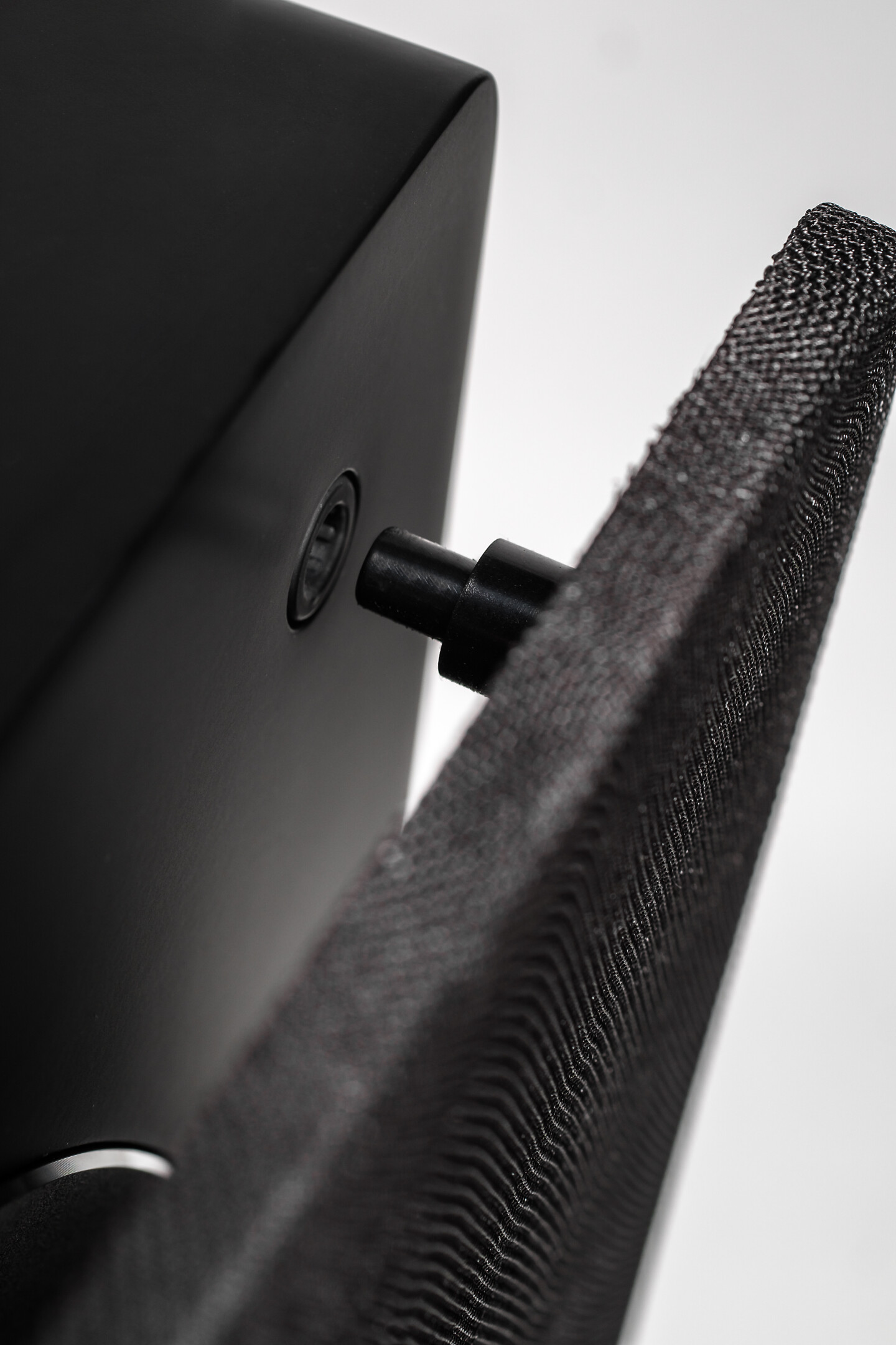 ELAC-Reference-Series-RS500-SB-Subwoofer-met-10-driver-gesloten-bedienbaar-via-App-500W-versterkermodule-satijnzwart