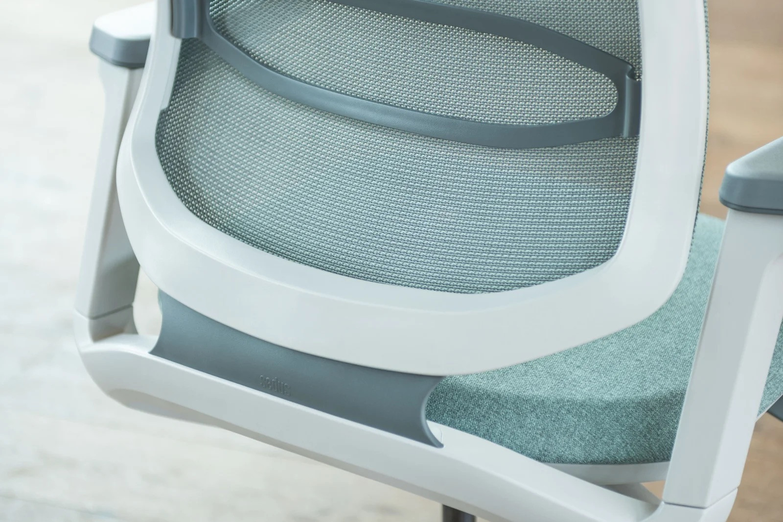 Sedus-se-flex-Burostuhl-mit-Membranbespannung-und-Lordosenstutze-fur-Desk-Sharing