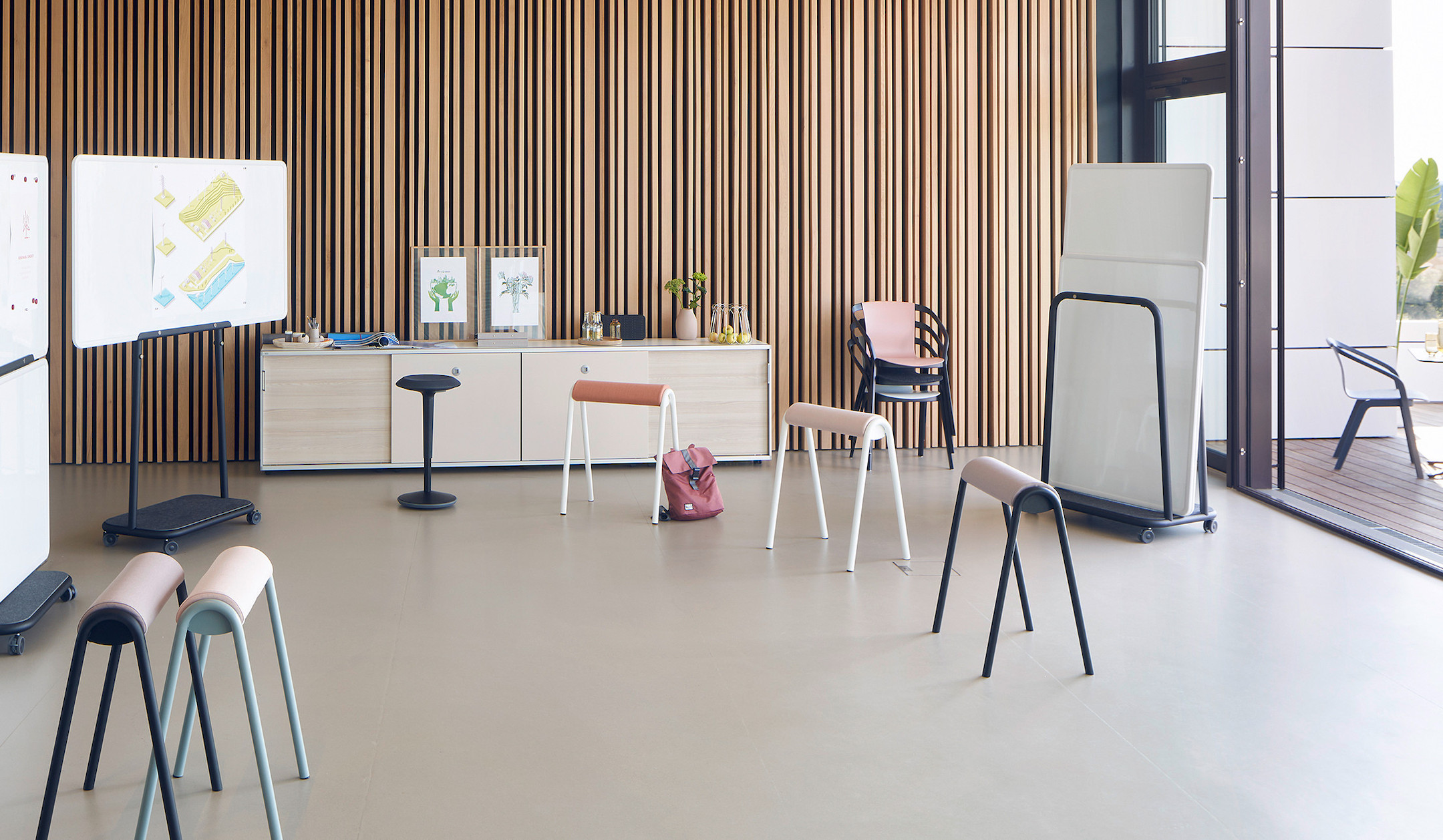 Sedus-se-lab-caddy-Transportwagen-fur-kreative-Workshops-im-Buro