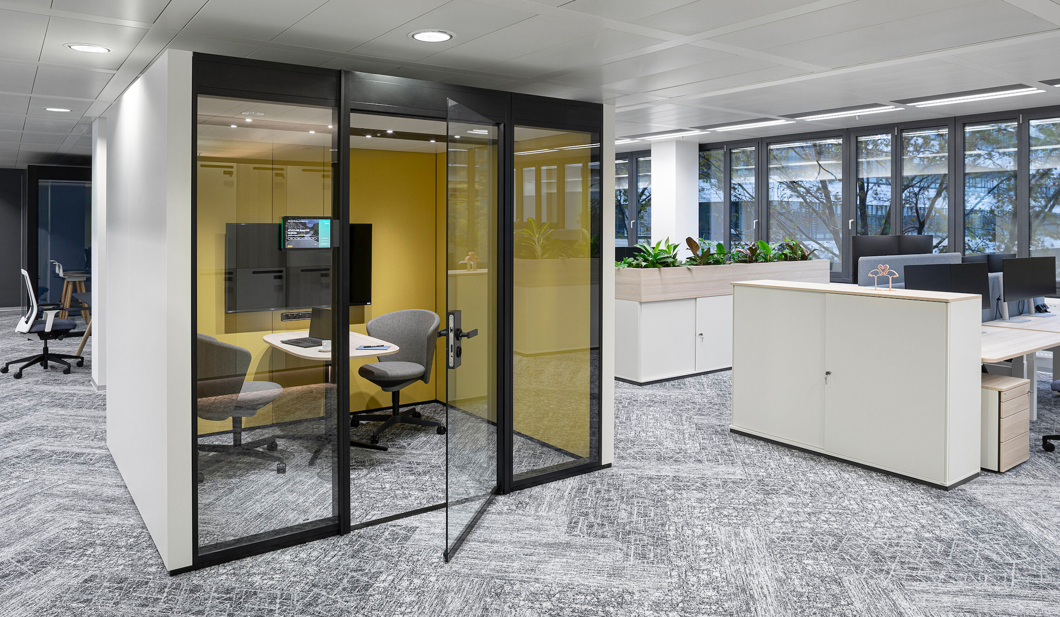 Bene-NOOXS-Think-Tank-modulare-Raumzelle-nutzbar-als-Meeting-oder-Telefonbox