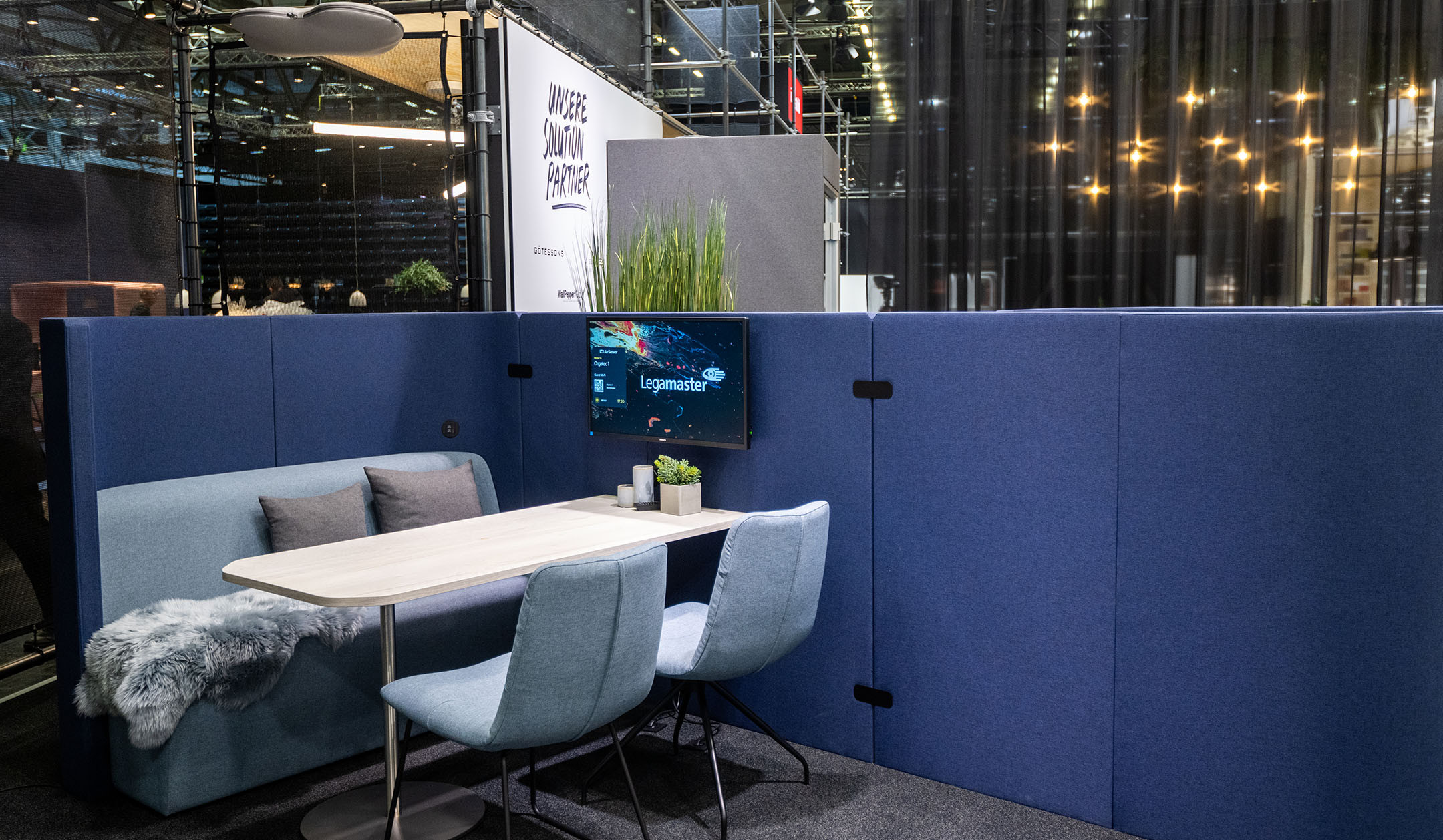 ASSMANN-Syneo-Soft-Lounge-Loungemobel-mit-Schallschutz-und-individuellem-Design-fur-offene-Burokonzepte