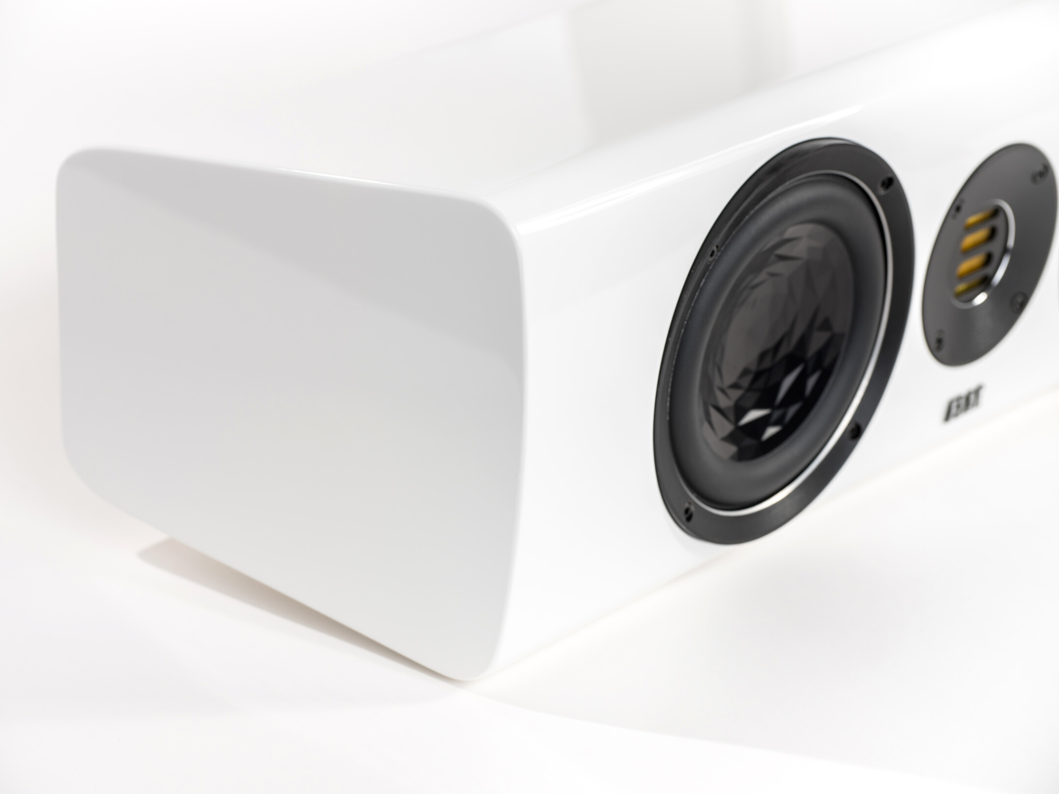 ELAC-Vela-CC-401-2-Weiss-Hochglanz