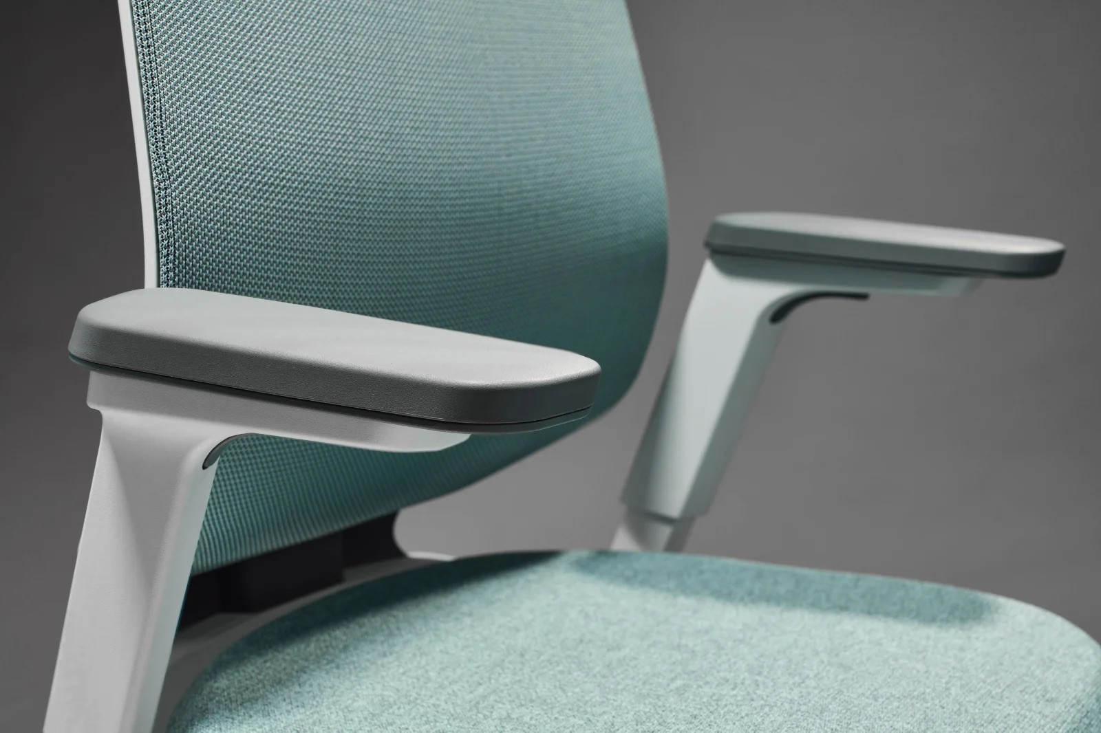 Sedus-se-flex-Burostuhl-mit-Membranbespannung-und-Lordosenstutze-fur-Desk-Sharing