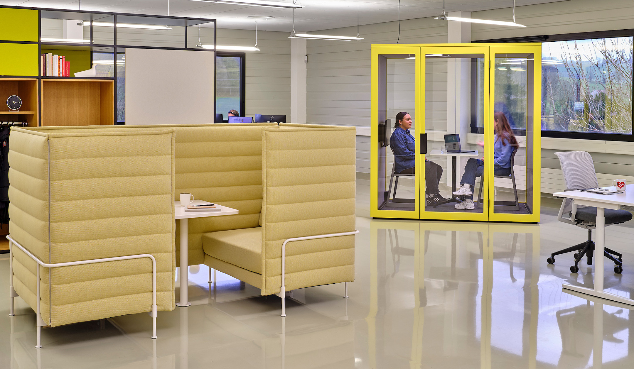 Vitra-Talky-S109-x-Vitra-freistehendes-Buro-Raumelement-mit-flexiblen-Innenraumkonfigurationen-Focus-Meet-oder-Work