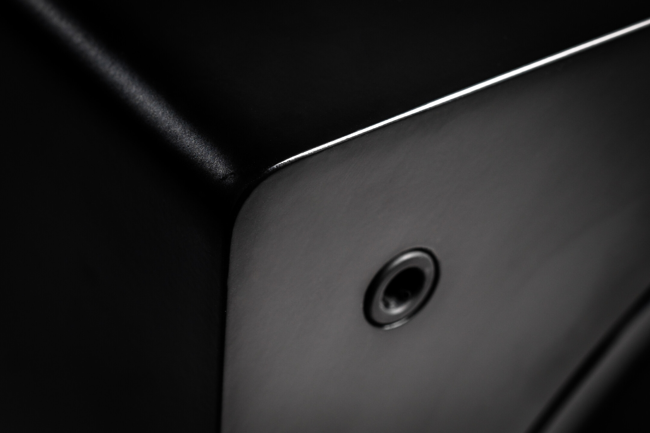 ELAC-Reference-Series-RS700-SB-Subwoofer-met-12-driver-gesloten-bedienbaar-via-App-700W-versterkermodule-Satijn-Zwart