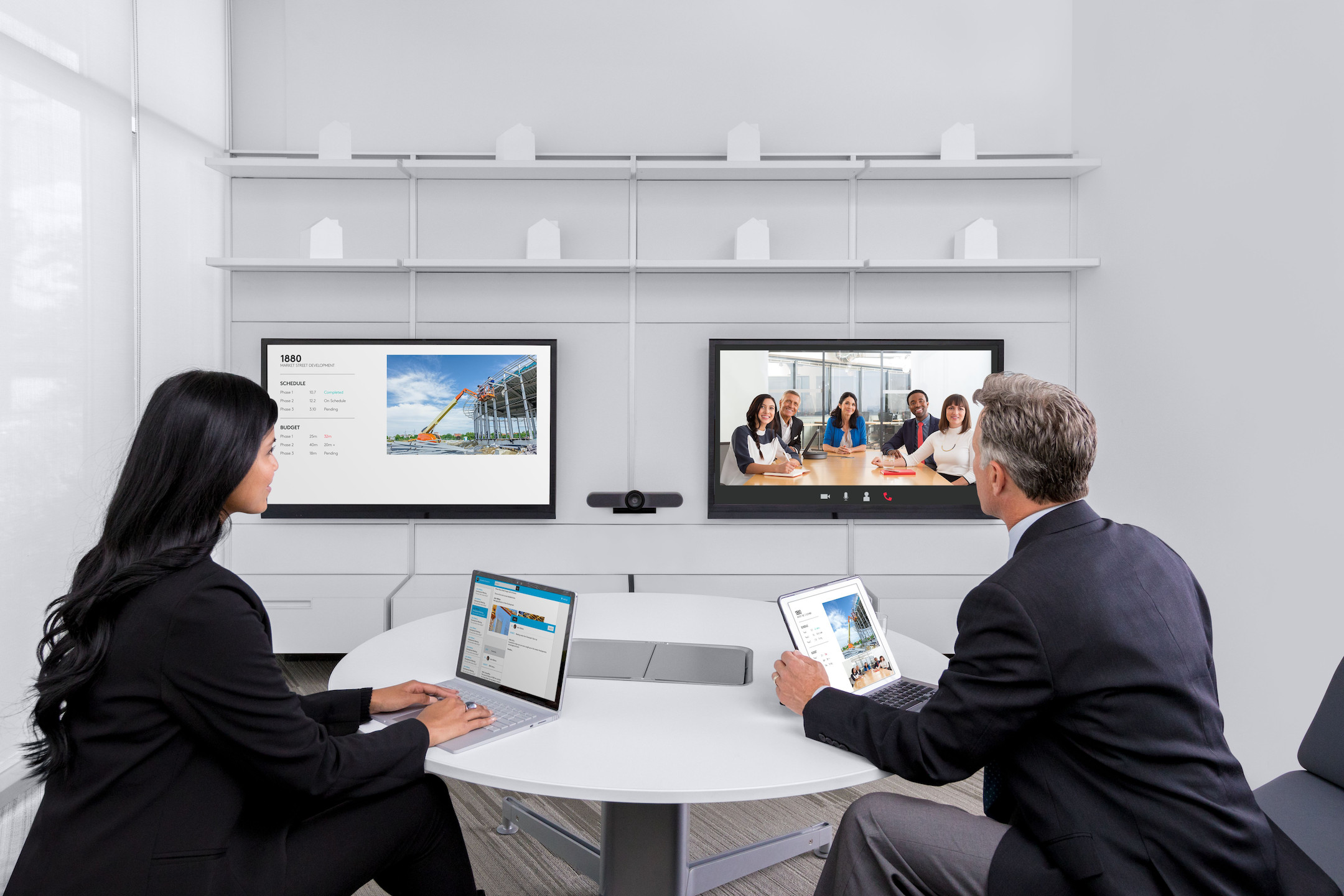 Logitech-MeetUp-All-in-one-Konferenzkamera-mit-3840-x-2160-4K-UHD-13-MP-30-fps-120-fur-kleine-Raume-Demoware