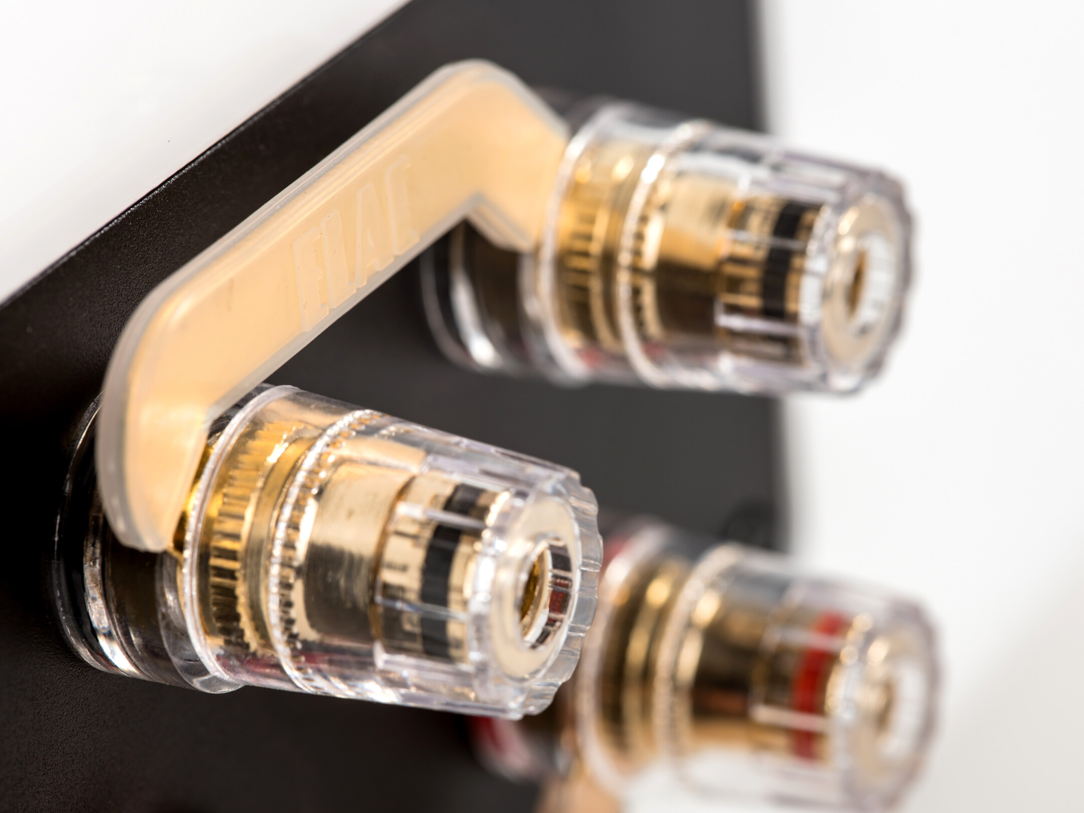 ELAC-Vela-CC-401-2-Weiss-Hochglanz