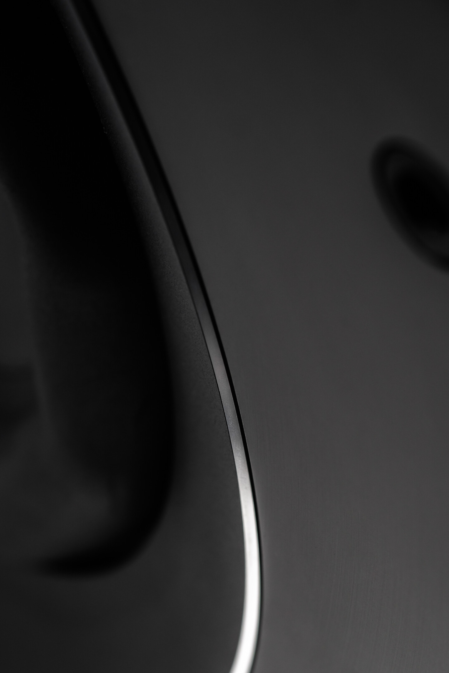 ELAC-Reference-Series-RS700-SB-Subwoofer-met-12-driver-gesloten-bedienbaar-via-App-700W-versterkermodule-Satijn-Zwart