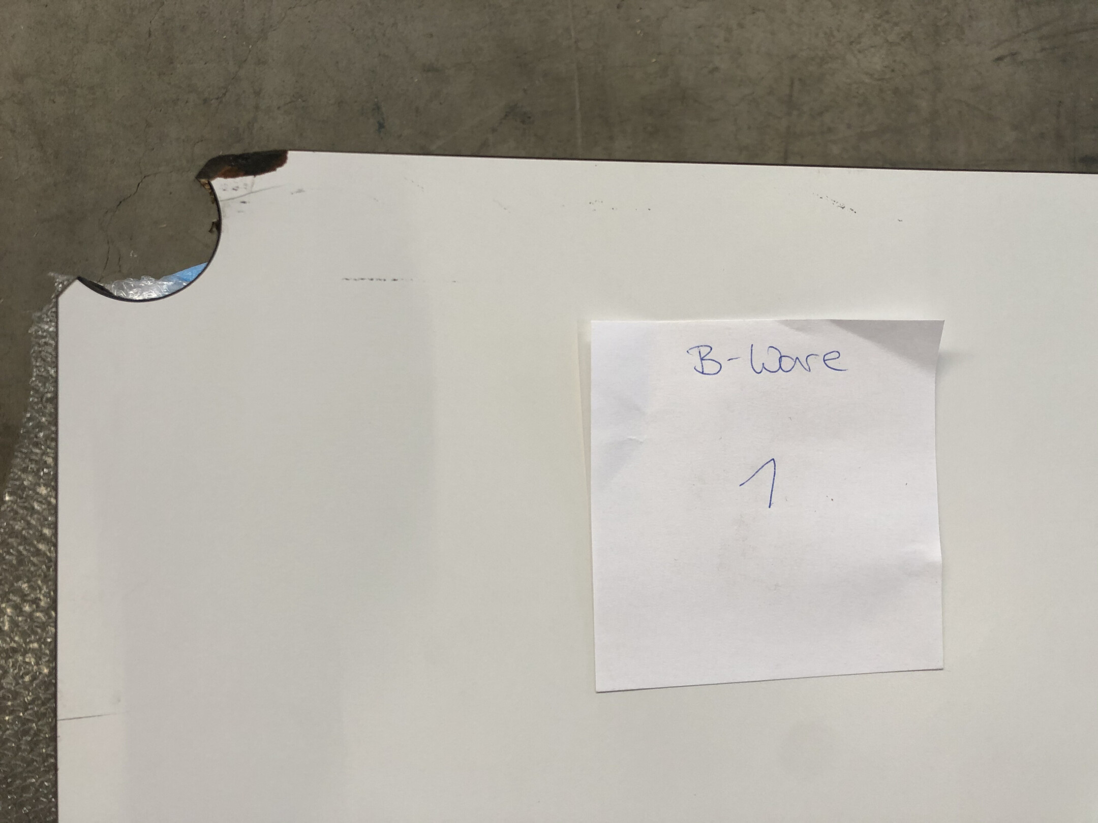 USM-Haller-Tisch-175x75-inkl-Kabelauslass-Demoware-in-gebrauchtem-Zustand-B1