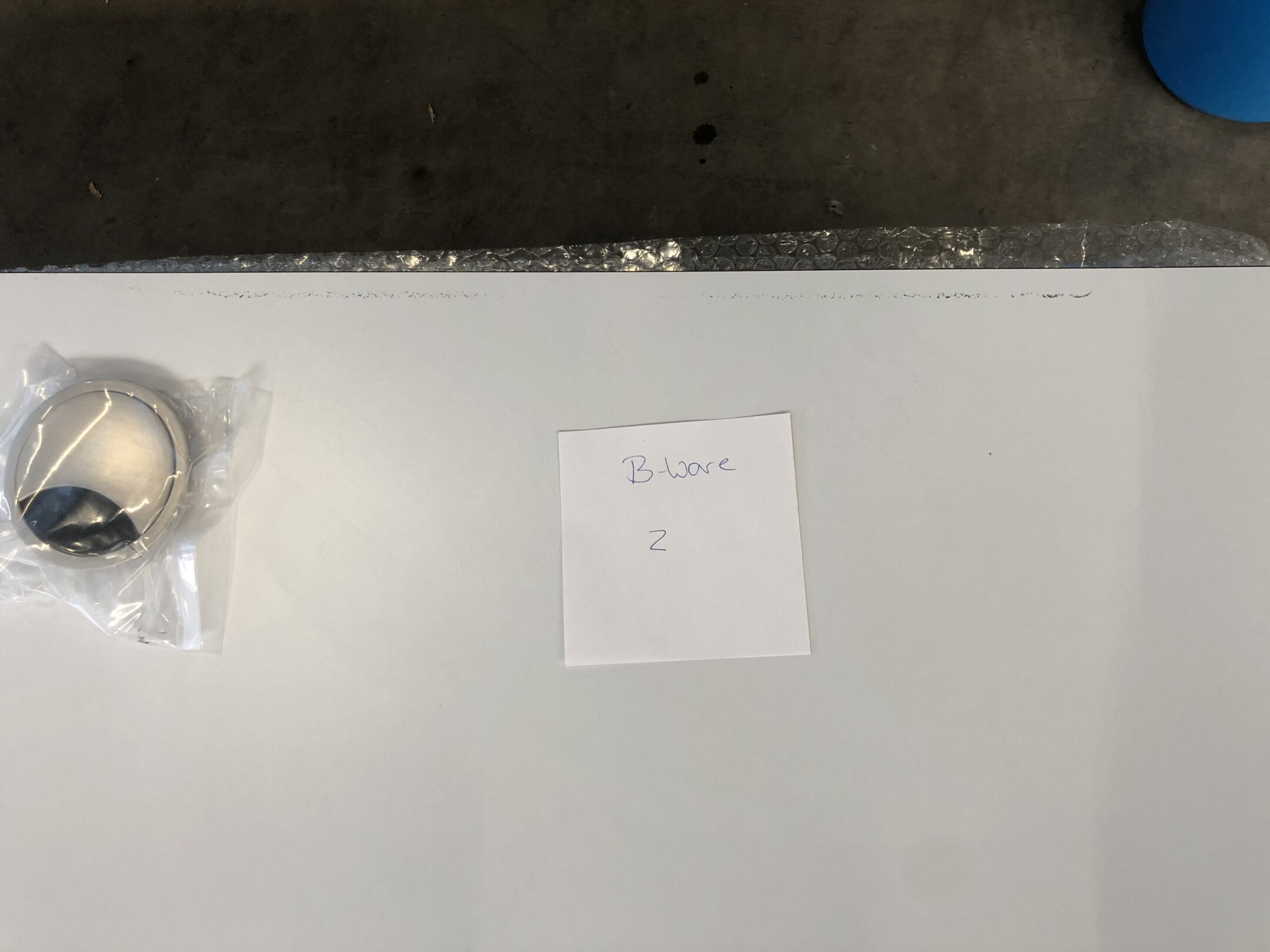 USM-Haller-Tisch-175x75-inkl-Kabelauslass-Demoware-in-gebrauchtem-Zustand-B2