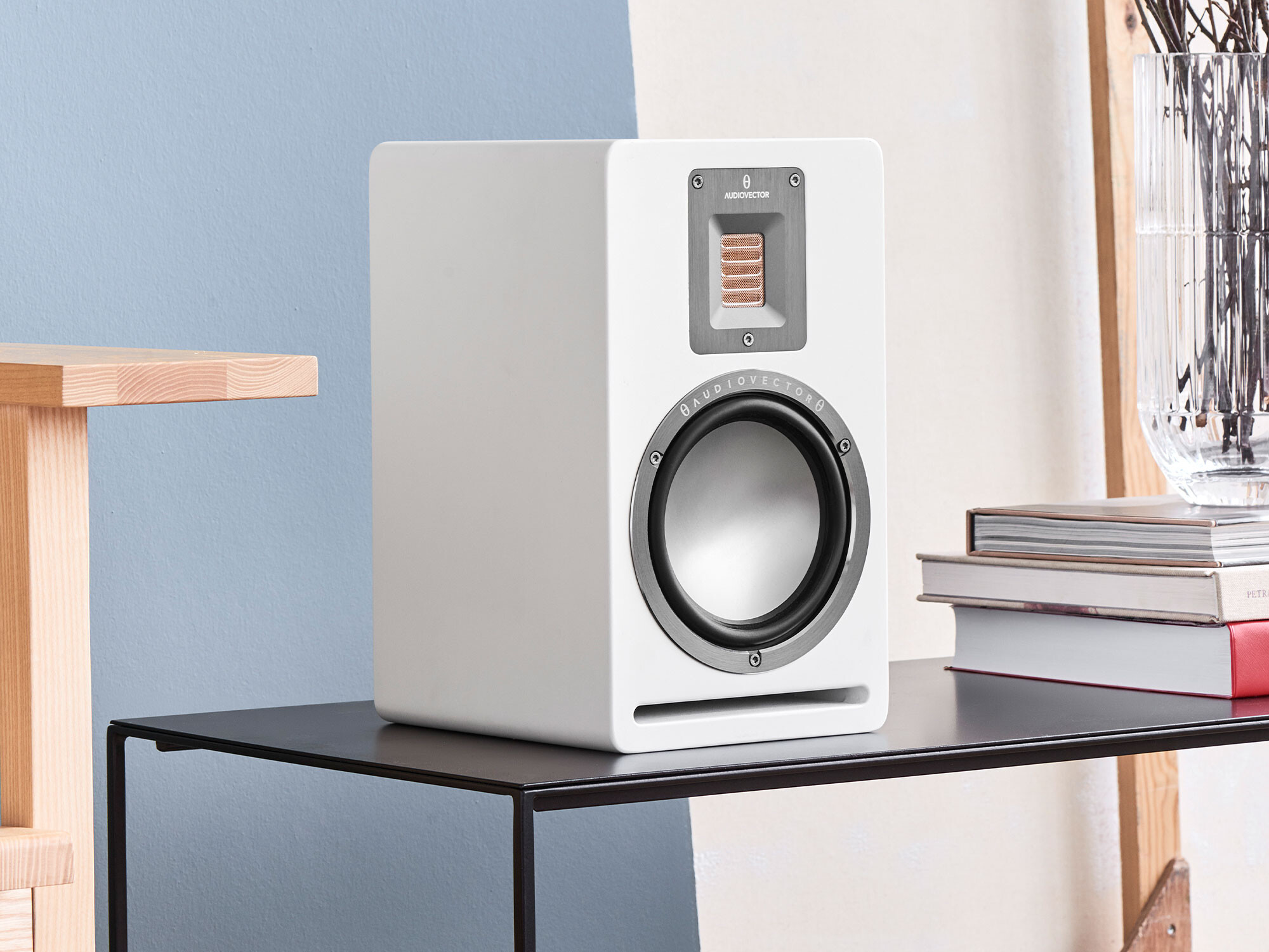 Audiovector-QR-1-Seidenweiss-Paar