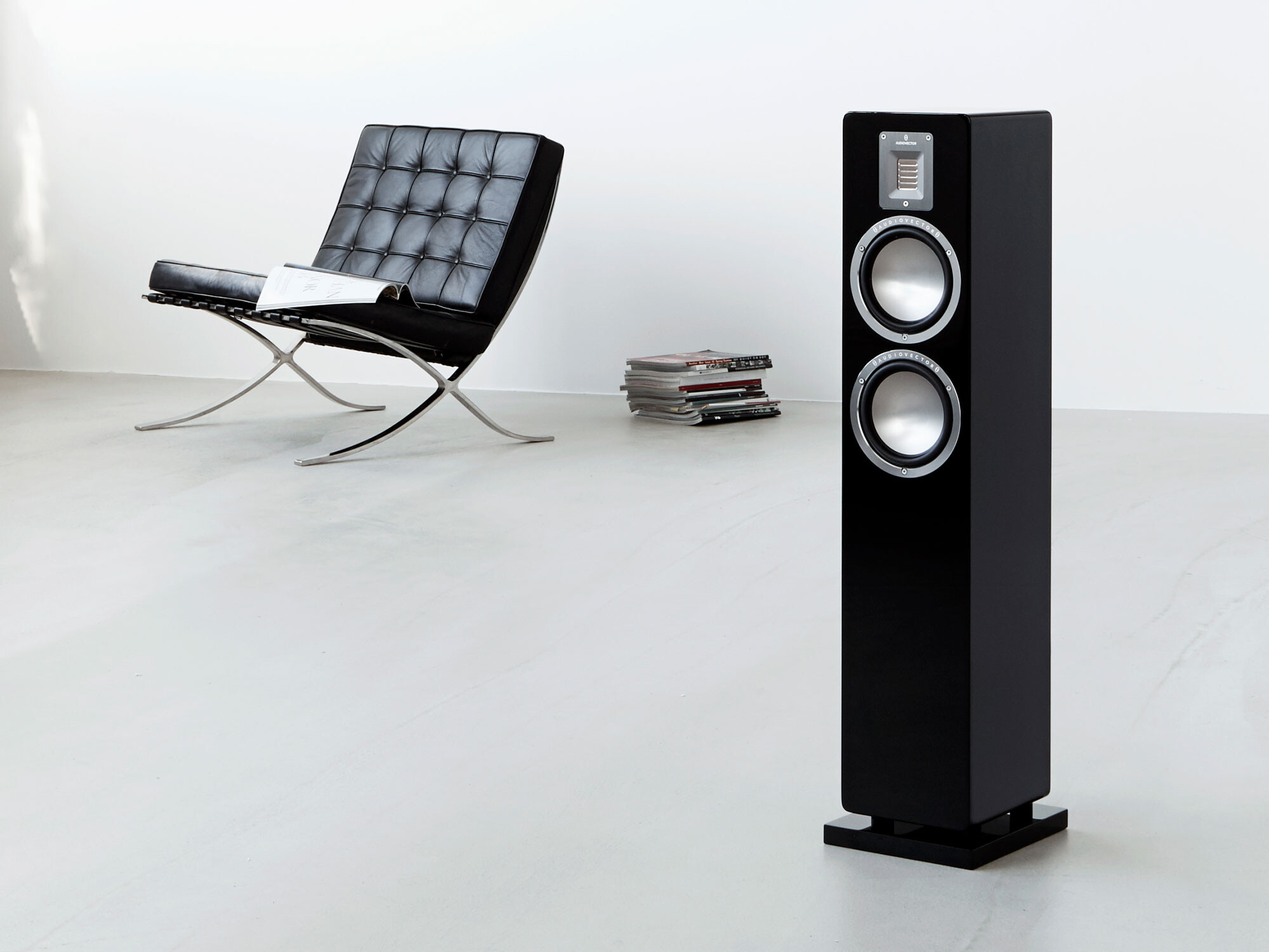 Audiovector-QR-3-Black-Piano-Paar