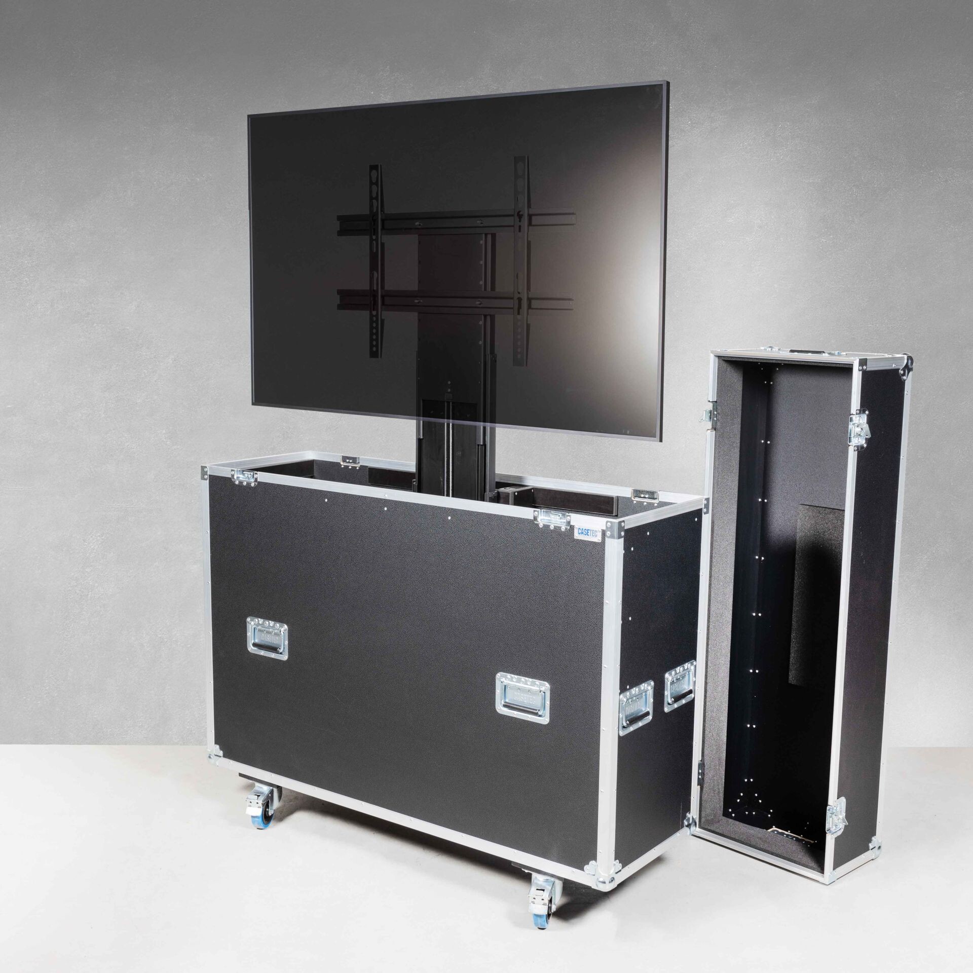 Casetec-flightcase-met-elektrische-lift-incl-displayhouder-voor-een-46-55-display-draagvermogen-60-kg