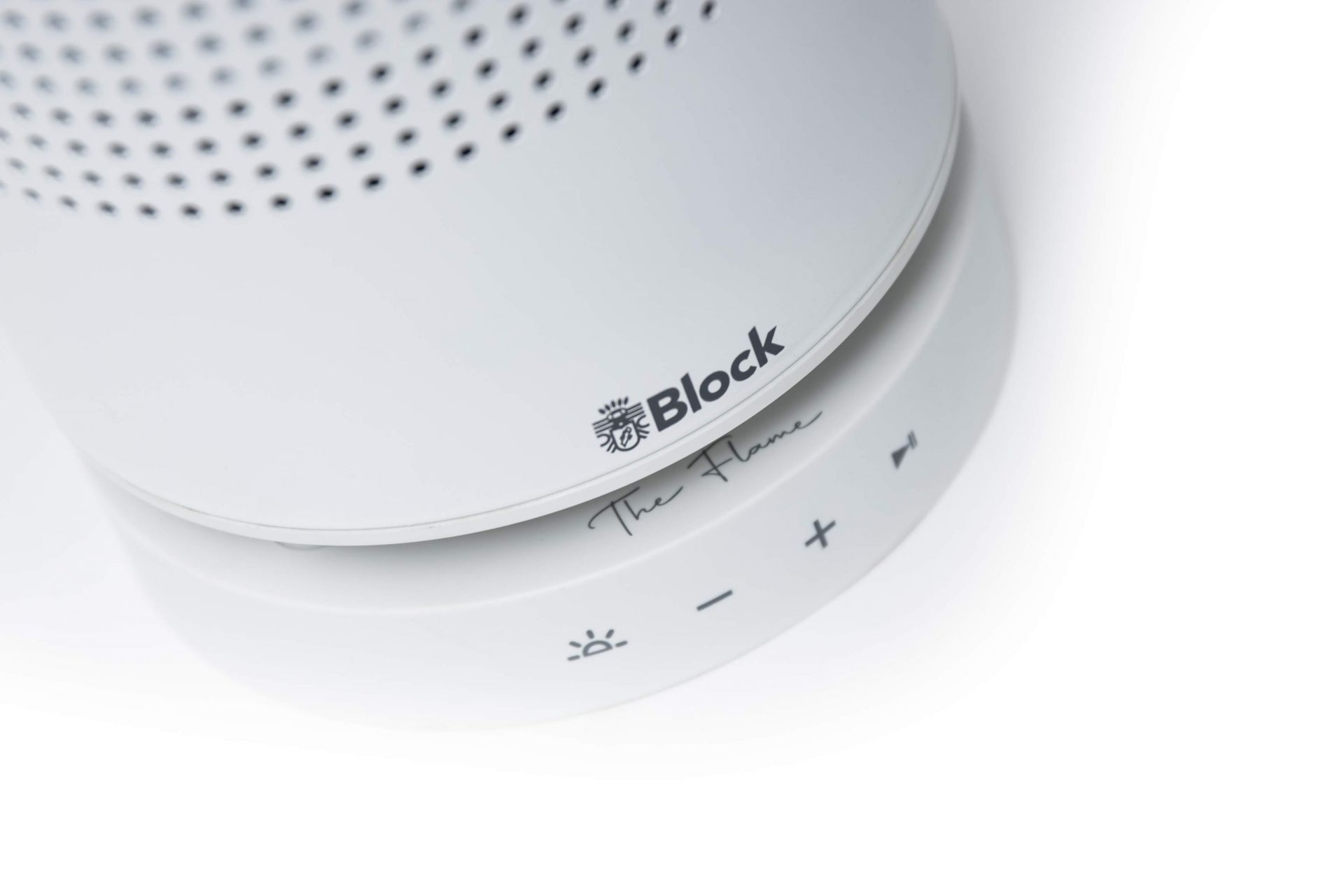 Block-The-Flame-draadloze-Bluetooth-luidspreker-met-tafellamp-voor-een-gezellige-sfeer-in-wit