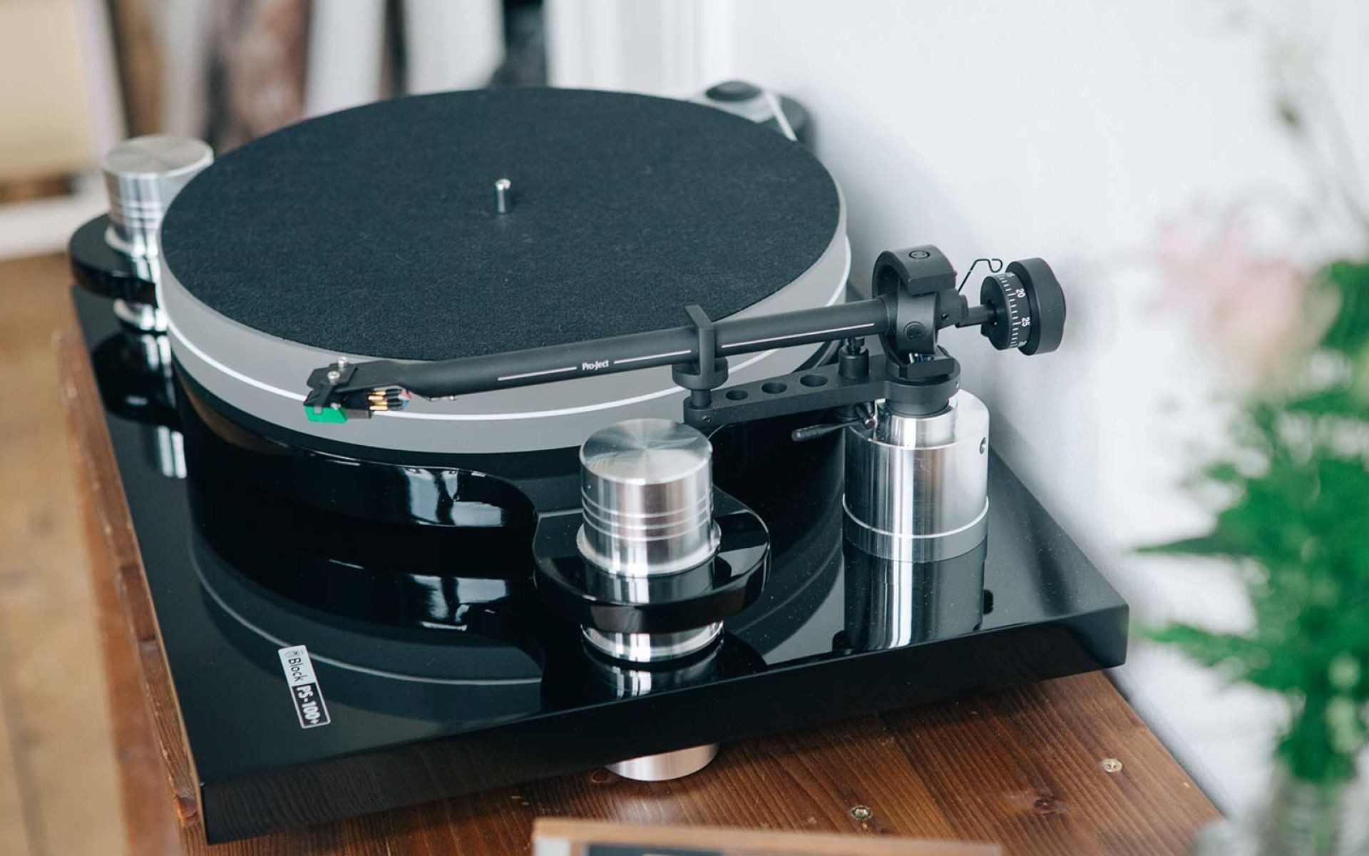 Block-PS-100-PS-100-platenspeler-in-zwart