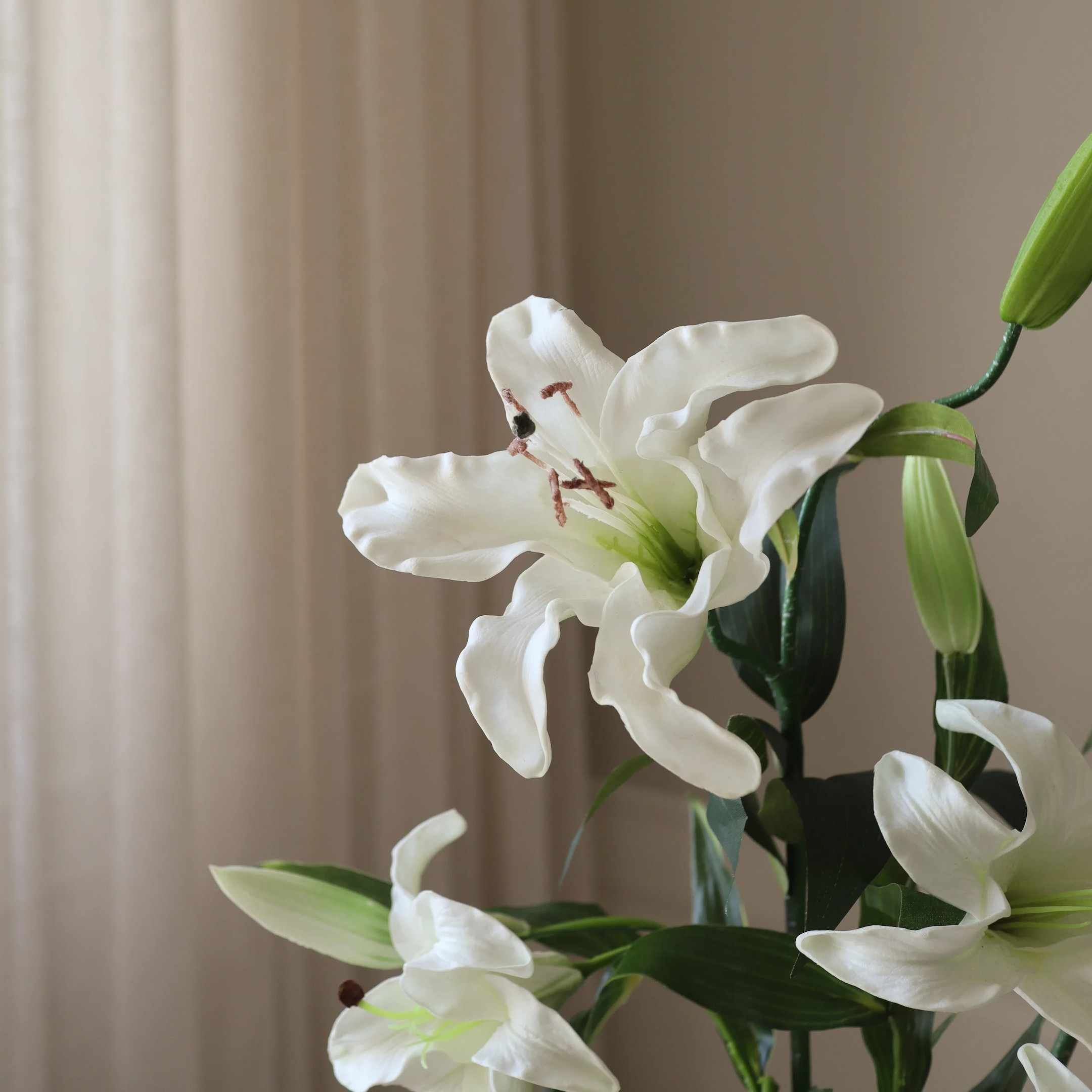 Botané Elegant Lily Bouquet Kunstblumenstrauß