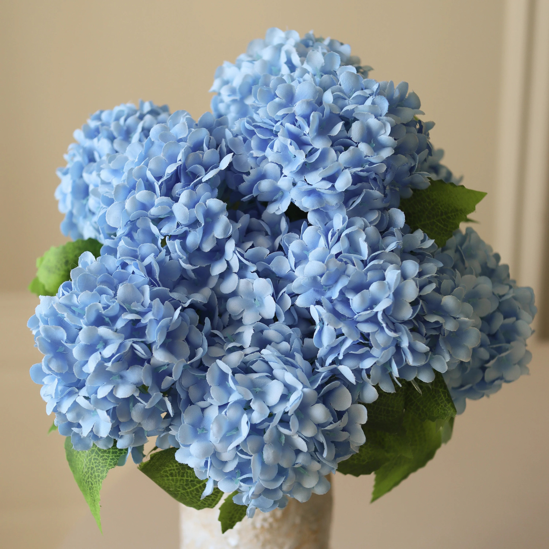 Botané Blue Mini Snowball Hydrangea Bouquet Kunstblumenstrauß Botané Blue Mini Snowball Hydrangea Bouquet Kunstblumenstrauß