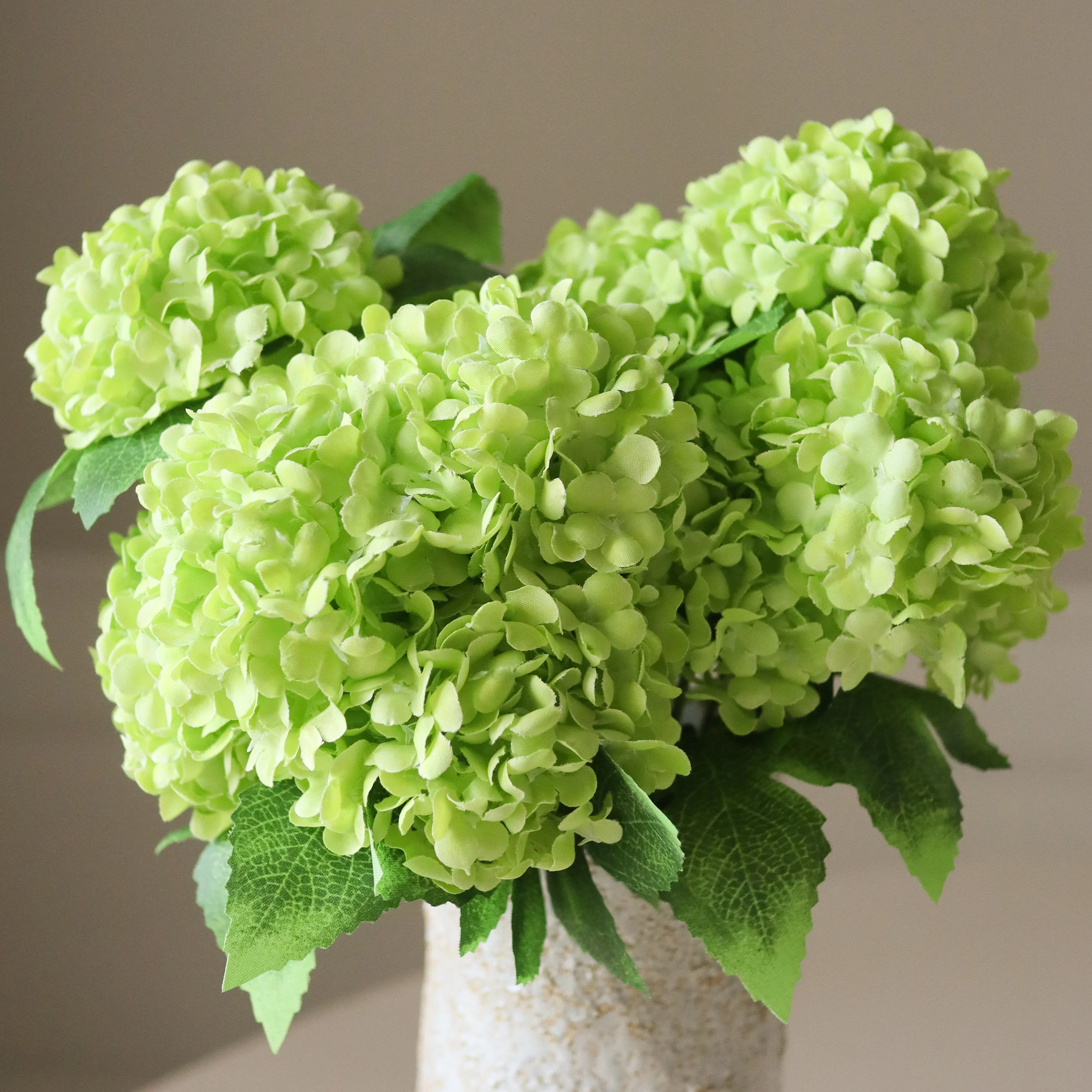 Botané Green Mini Snowball Hydrangea Bouquet Kunstblumenstrauß Botané Green Mini Snowball Hydrangea Bouquet Kunstblumenstrauß