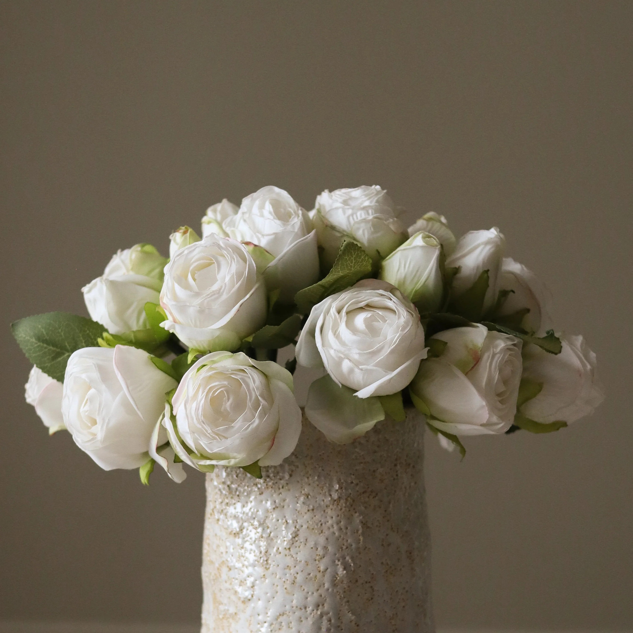 Botané White Mini Rose Bouquet Kunstblumenstrauß Botané White Mini Rose Bouquet Kunstblumenstrauß