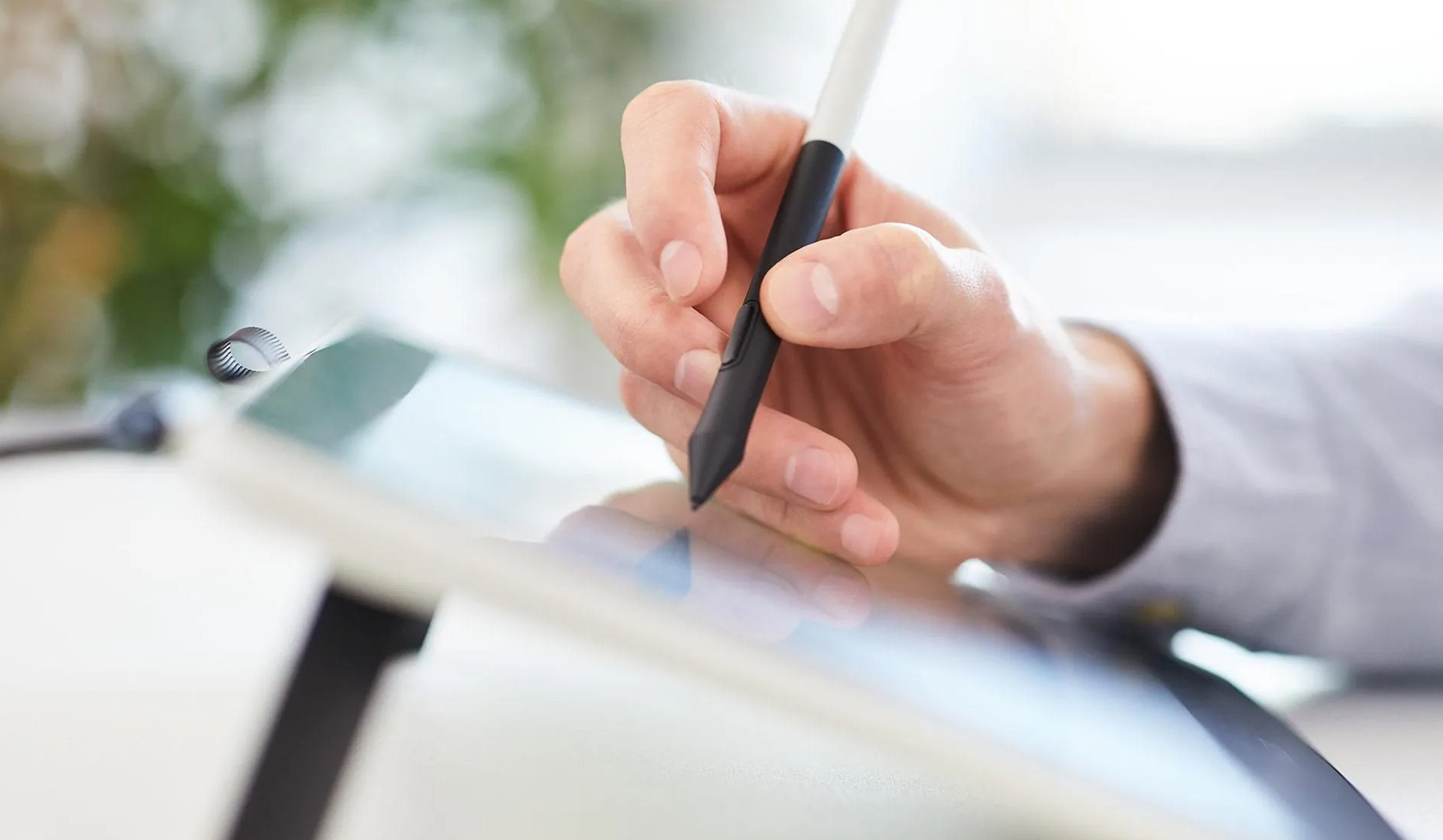 Wacom-Een-pen-voor-een-creatief-pen-display-DTC133