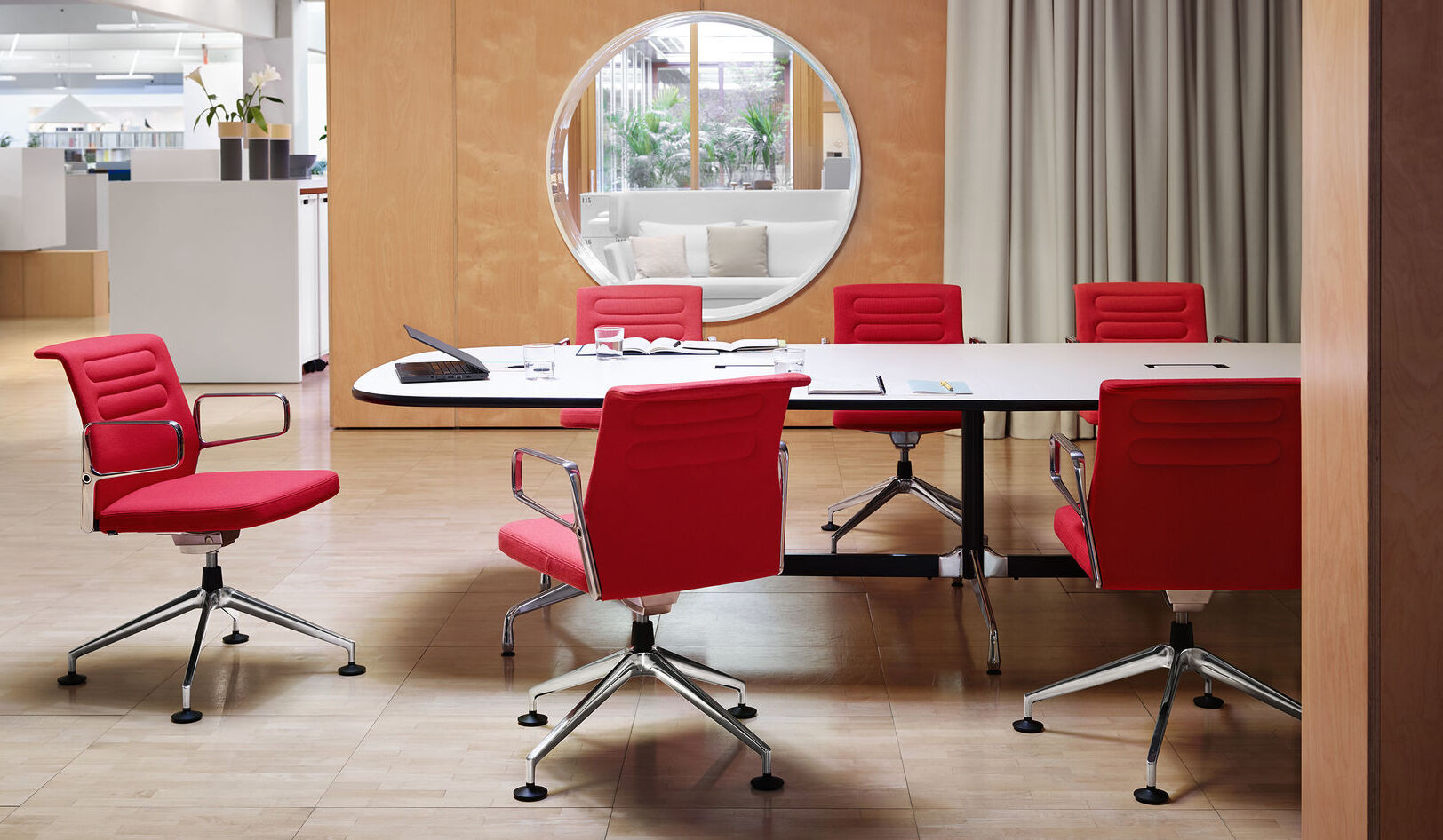 Vitra-Eames-Segmented-Table-Meeting-360-x-130-fur-grosse-Konferenzraume