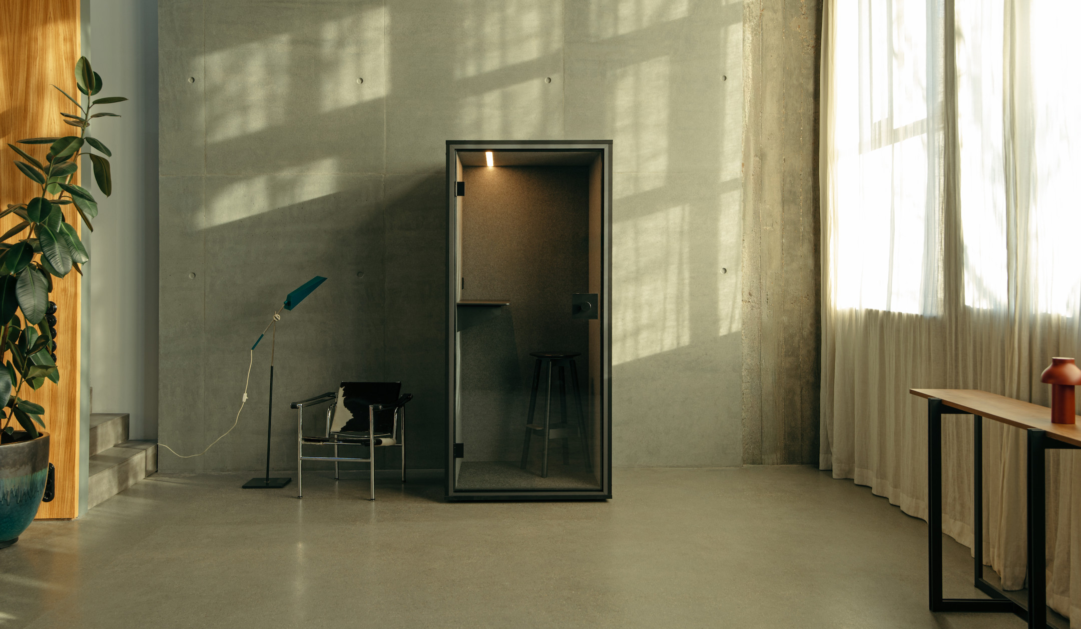 Berlin-Acoustics-FOCUS-Schallisolierende-Telefonbox-mit-integriertem-Tisch-fur-eine-Person