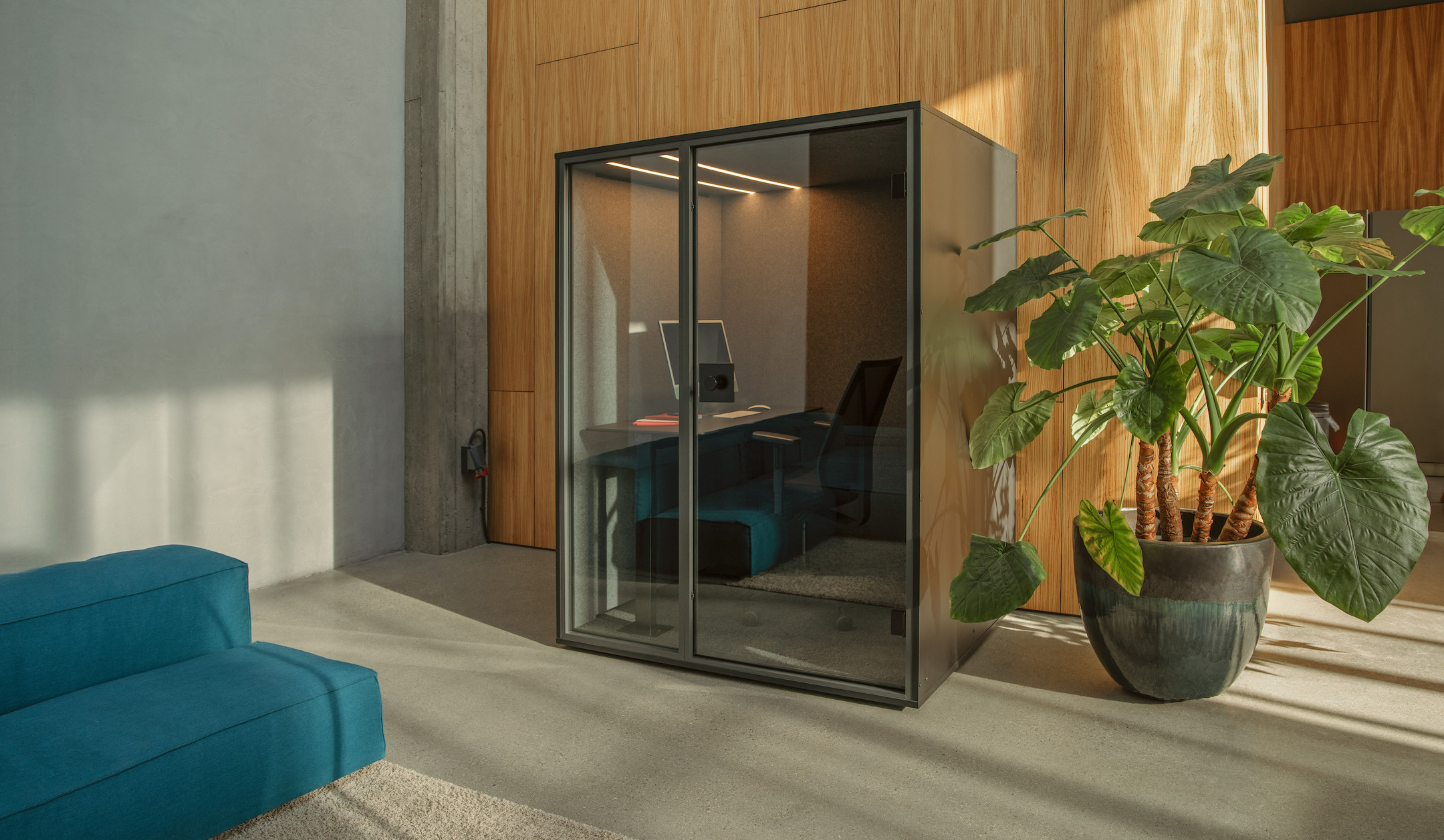 Berlin-Acoustics-WORK-Geschlossener-und-schallisolierter-Arbeitsplatz-fur-eine-Person