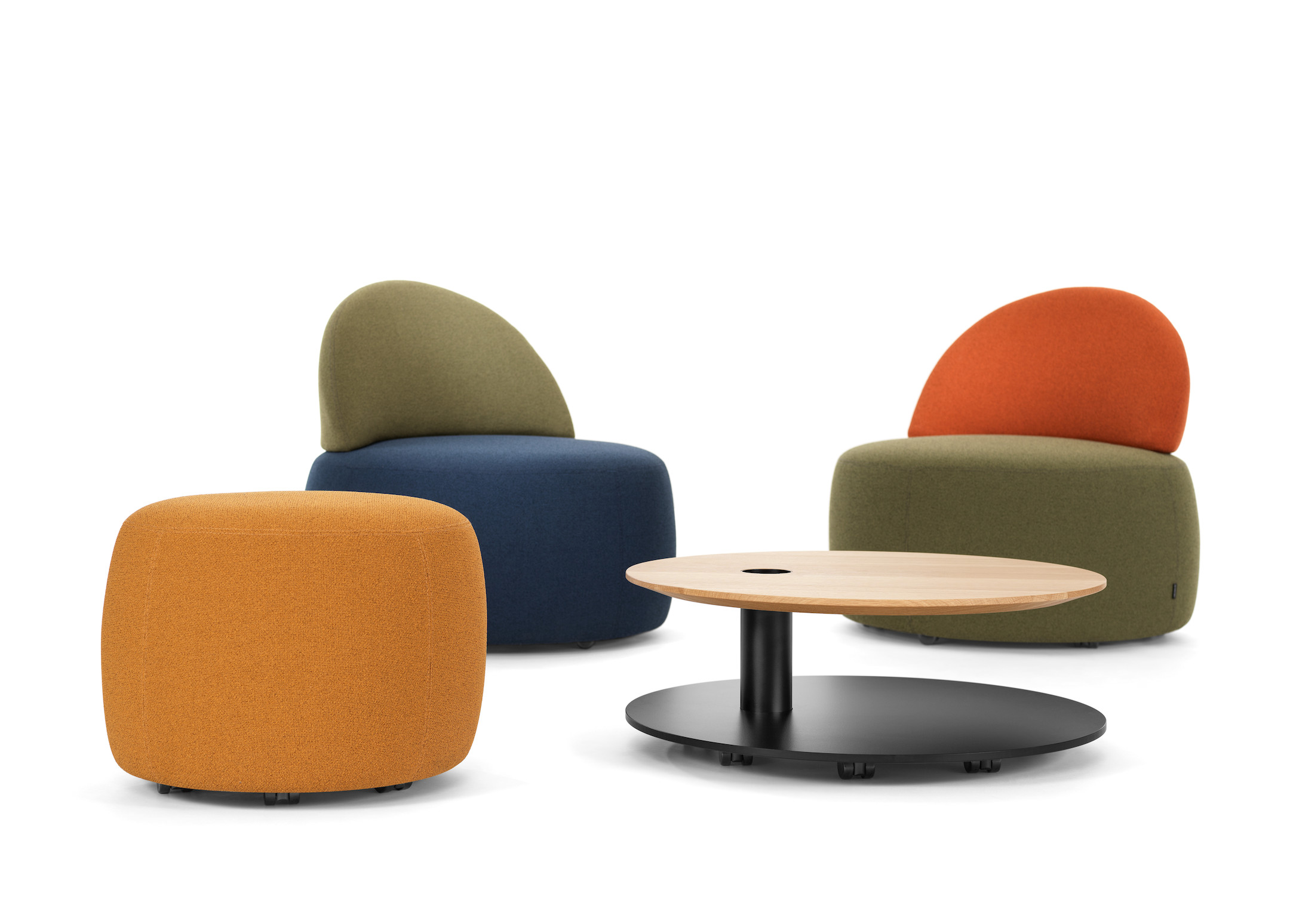 Girsberger-Tala-Low-Beistelltisch-Stilvolle-Ablageflache-auf-zwei-Ebenen-mit-praktischer-Stifthalterung