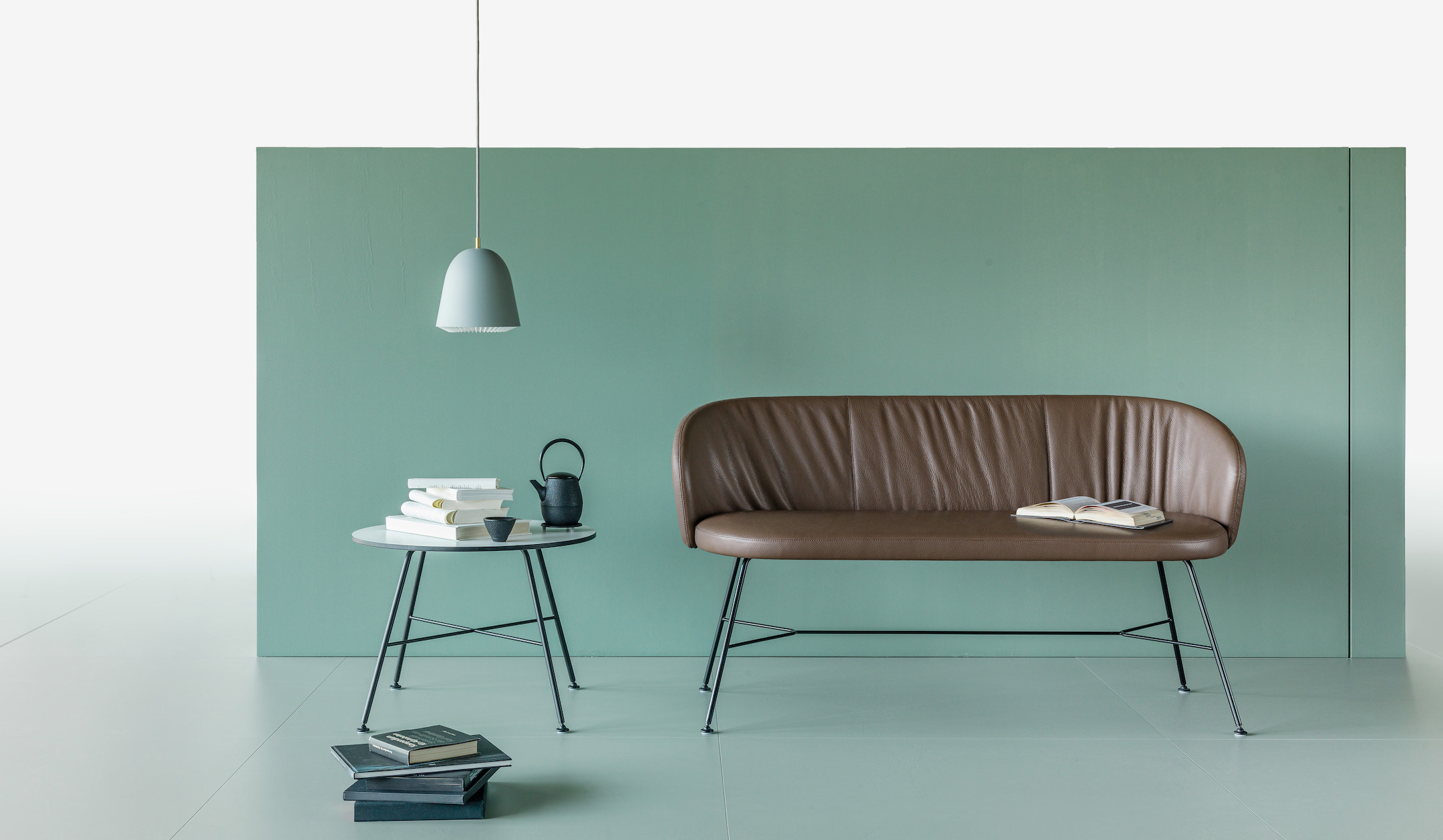 Girsberger-Biala-Beistelltisch-Elegante-Stellflache-fur-Arbeitsutensilien-und-Dekorationen