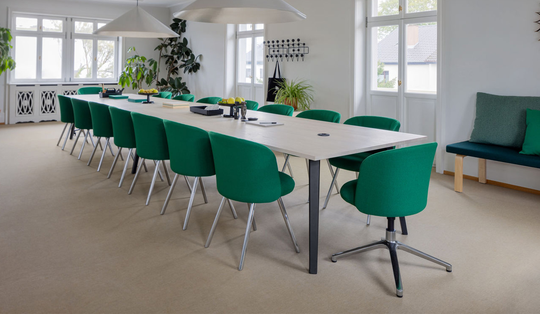 Vitra-Mikado-Side-Chair-Stuhl-mit-Polsterung-fur-angenehmes-Sitzen-im-Buro-oder-Homeoffice
