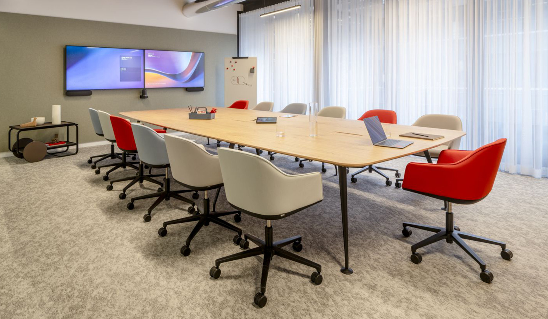 Vitra Softshell Chair Fünfstern Bürostuhl - höhenverstellbar, drehbar und voll gepolstert Vitra-Softshell-Chair-Funfstern-Untergestell