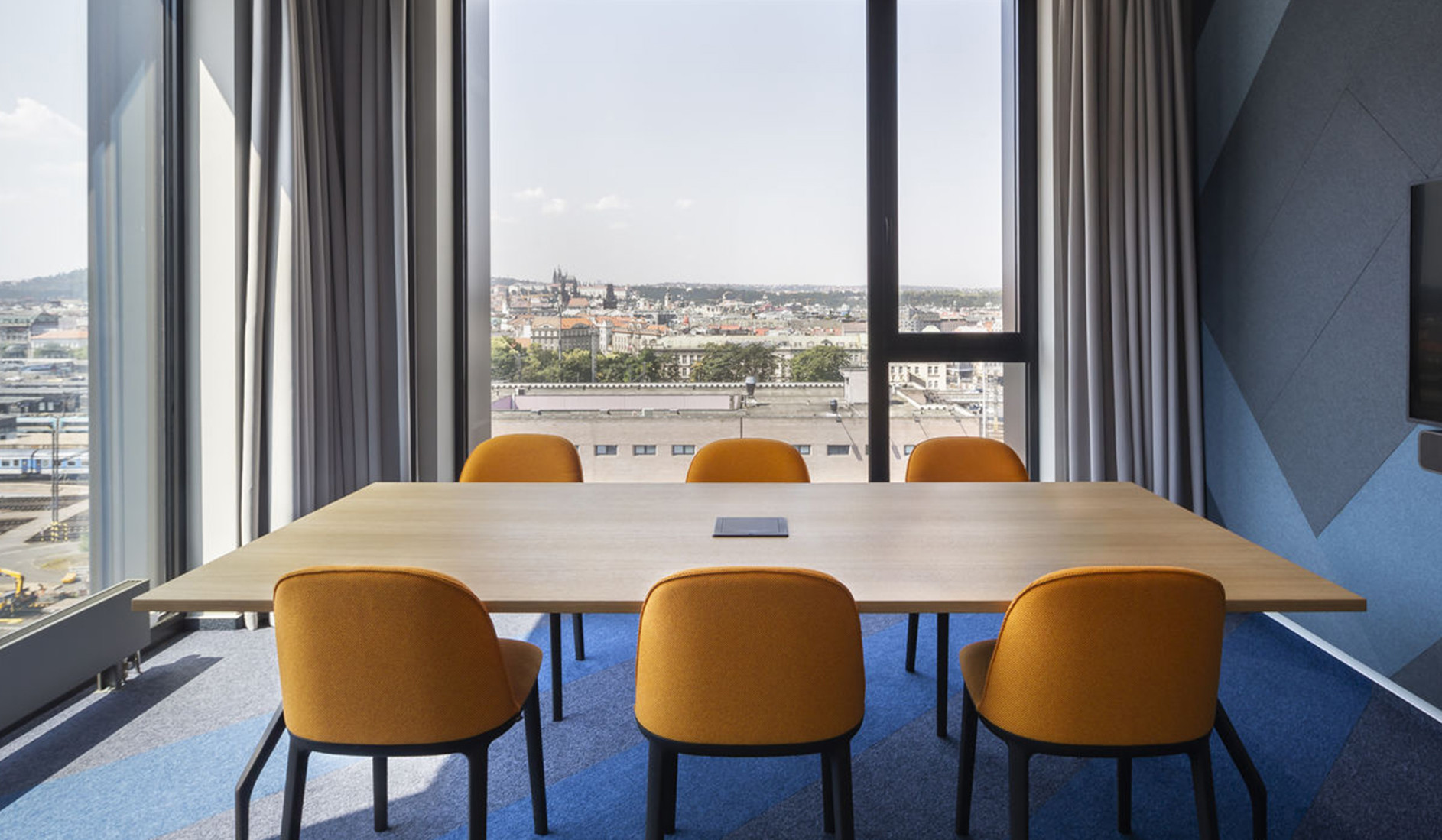 Vitra-Softshell-Side-Chair