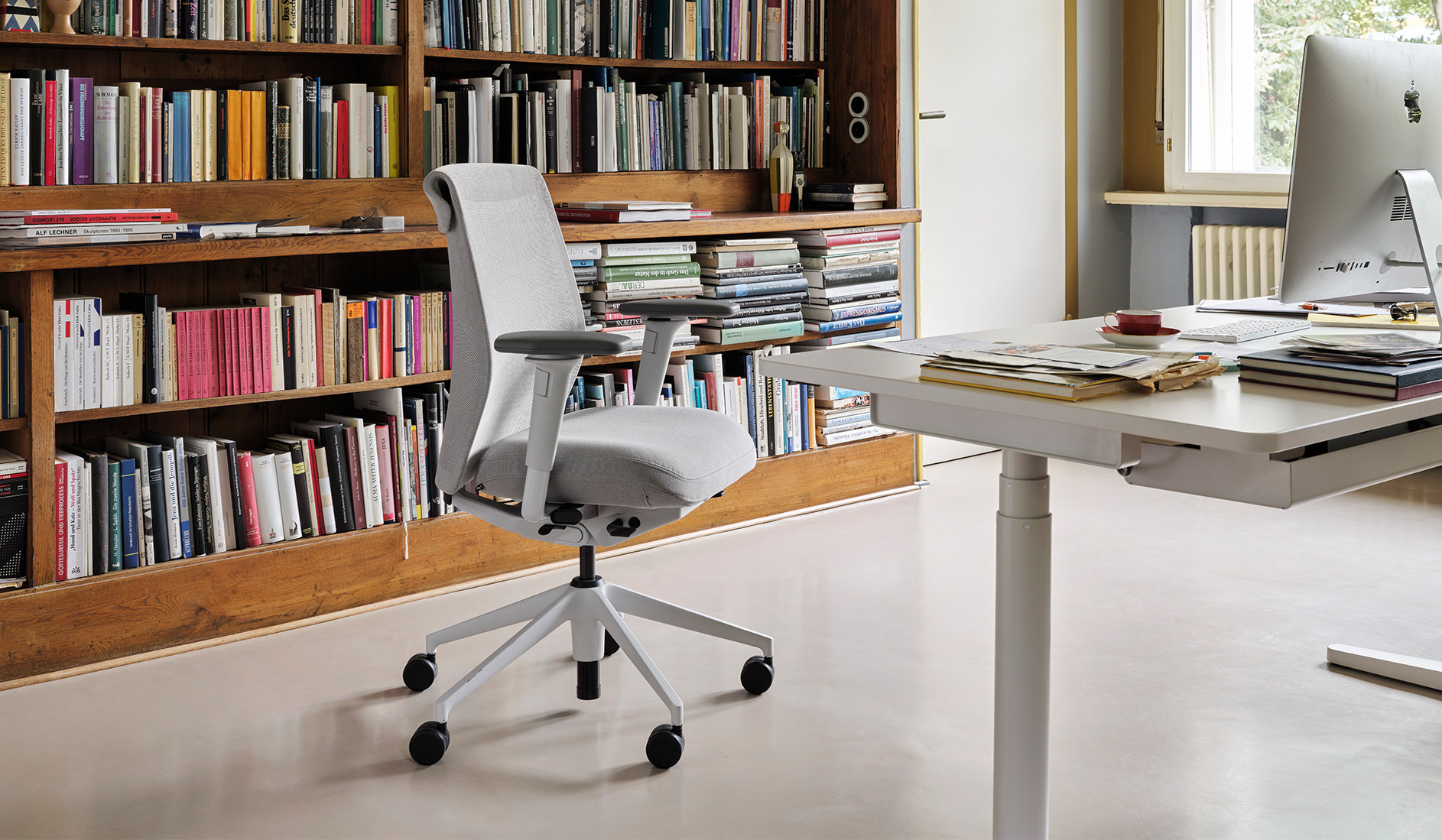 Vitra ID Cloud Bürostuhl mit feiner Polsterung und integrierter Rückenunterstützung für ein ergonomisches Sitzgefühl Vitra-ID-Cloud-Burostuhl-mit-feiner-Polsterung-und-integrierter-Ruckenunterstutzung-fur-ein-ergonomisches-Sitzgefuhl