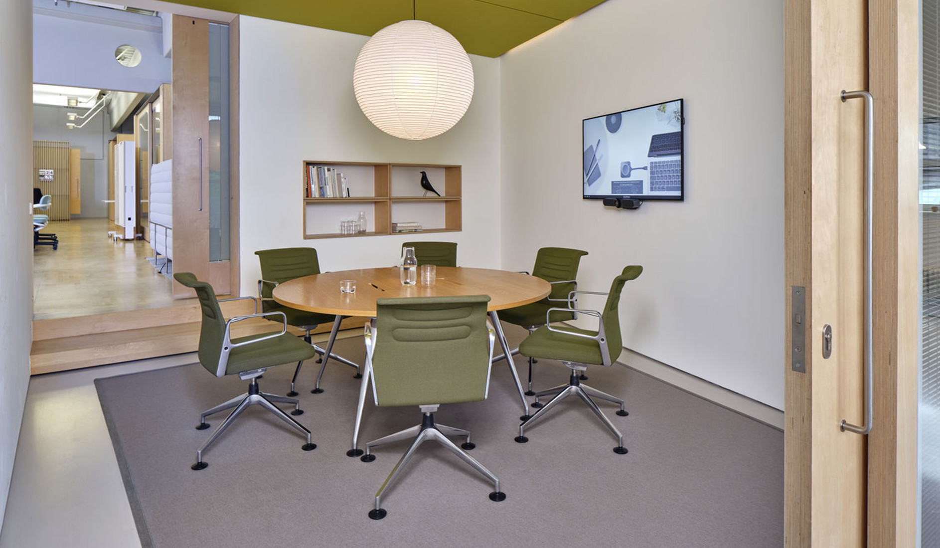 Vitra AC 5 Meet Konferenzstuhl für gesunde Bewegung und Komfort im Meetingräumen Vitra-AC-5-Meet-Konferenzstuhl-fur-gesunde-Bewegung-und-Komfort-im-Meetingraumen