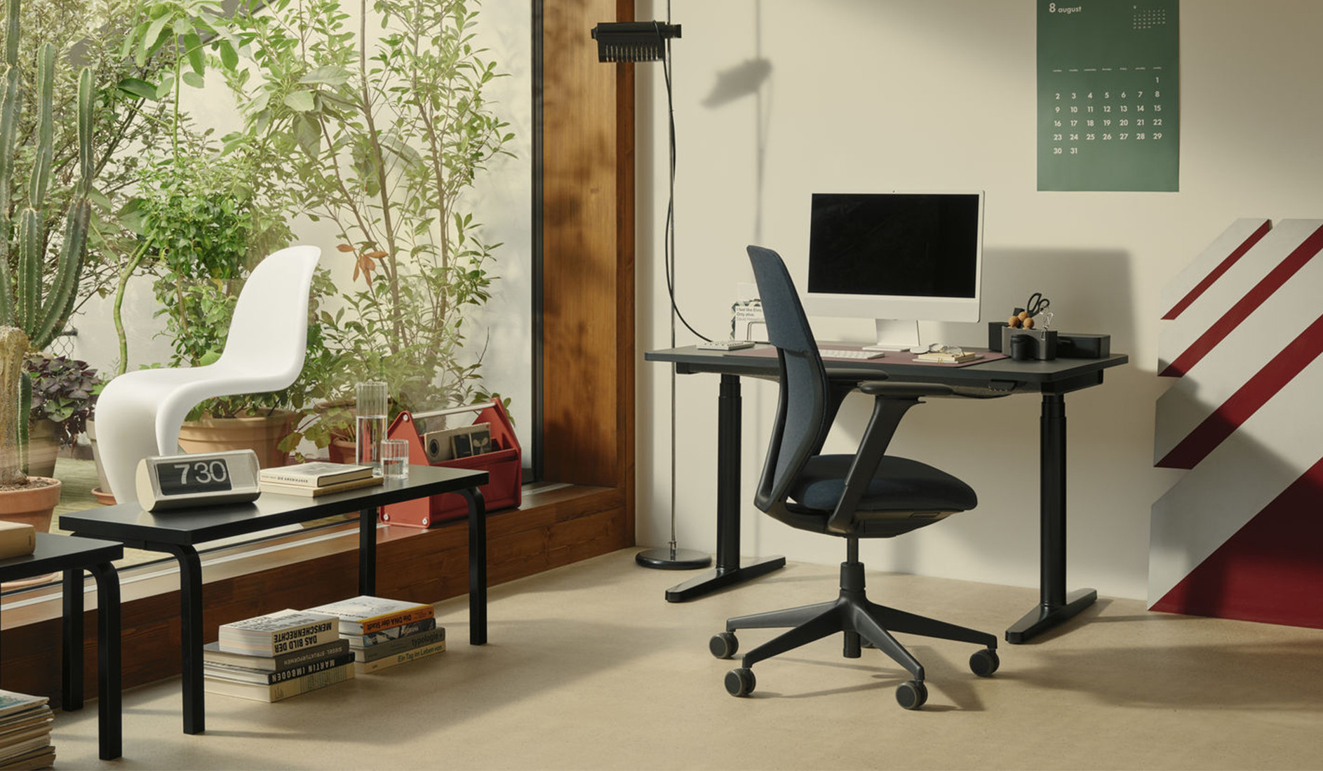Vitra-Tyde-2-Home-Desk-Schreibtisch-fur-ergonomische-Flexibilitat-und-wohnliche-Optik