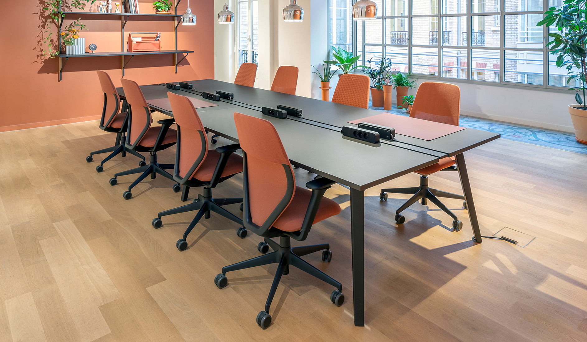 Vitra Joyn 2 Touchdown Tischsystem erlaubt flexible Anpassung und Dynamik in offenen Büros Vitra-Joyn-2-Touchdown-Tischsystem-erlaubt-flexible-Anpassung-und-Dynamik-in-offenen-Buros