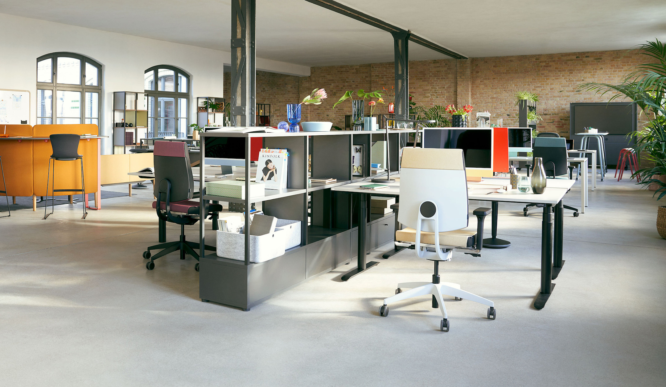 Sedus-black-dot-Drehstuhl-mittelhoher-Ruckenlehne-4D-Armlehnen-fur-das-Buro