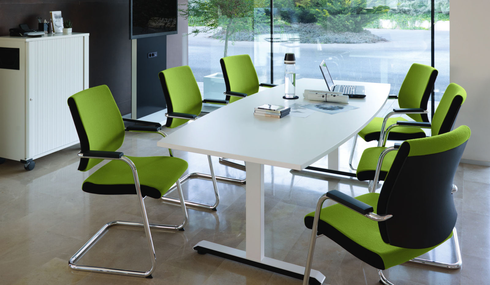 Sedus black dot Besucherstuhl Freischwinger stapelbar für Konferenzen Sedus-black-dot-Besucherstuhl-Freischwinger-stapelbar-fur-Konferenzen