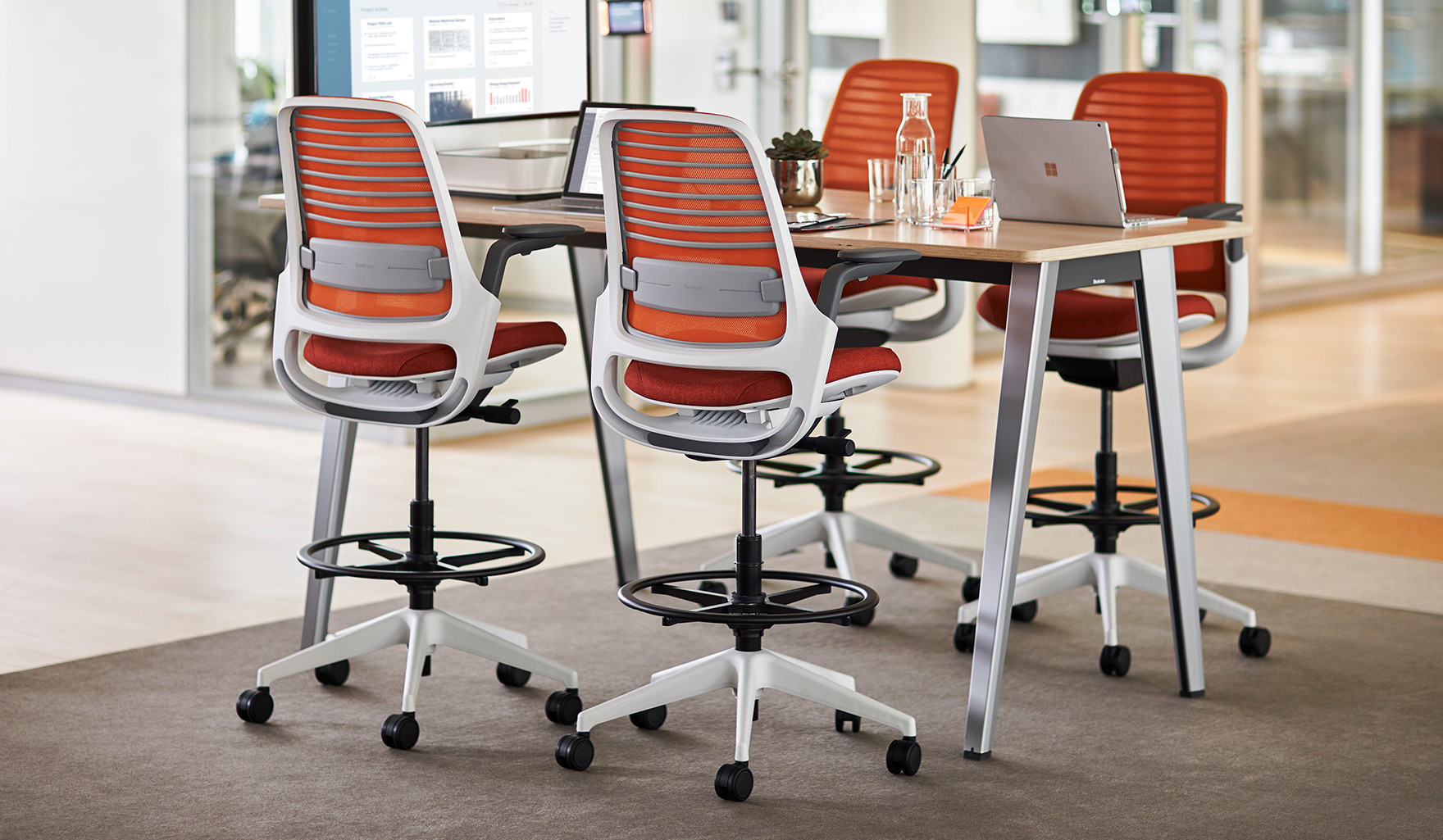 Steelcase Series 1 ergonomischer Schalterstuhl mit Synchronmechanik und angenehmen Netzrücken Steelcase-Series-1-ergonomischer-Schalterstuhl-mit-Synchronmechanik-und-angenehmen-Netzrucken
