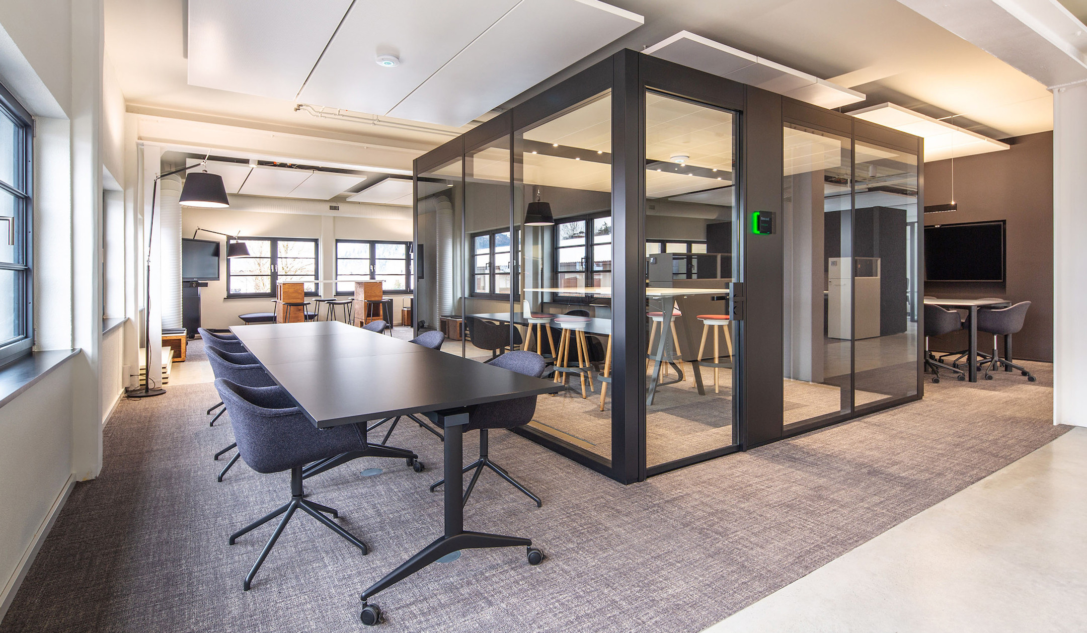 Bene-NOOXS-Think-Tank-modulare-Raumzelle-nutzbar-als-Meeting-oder-Telefonbox