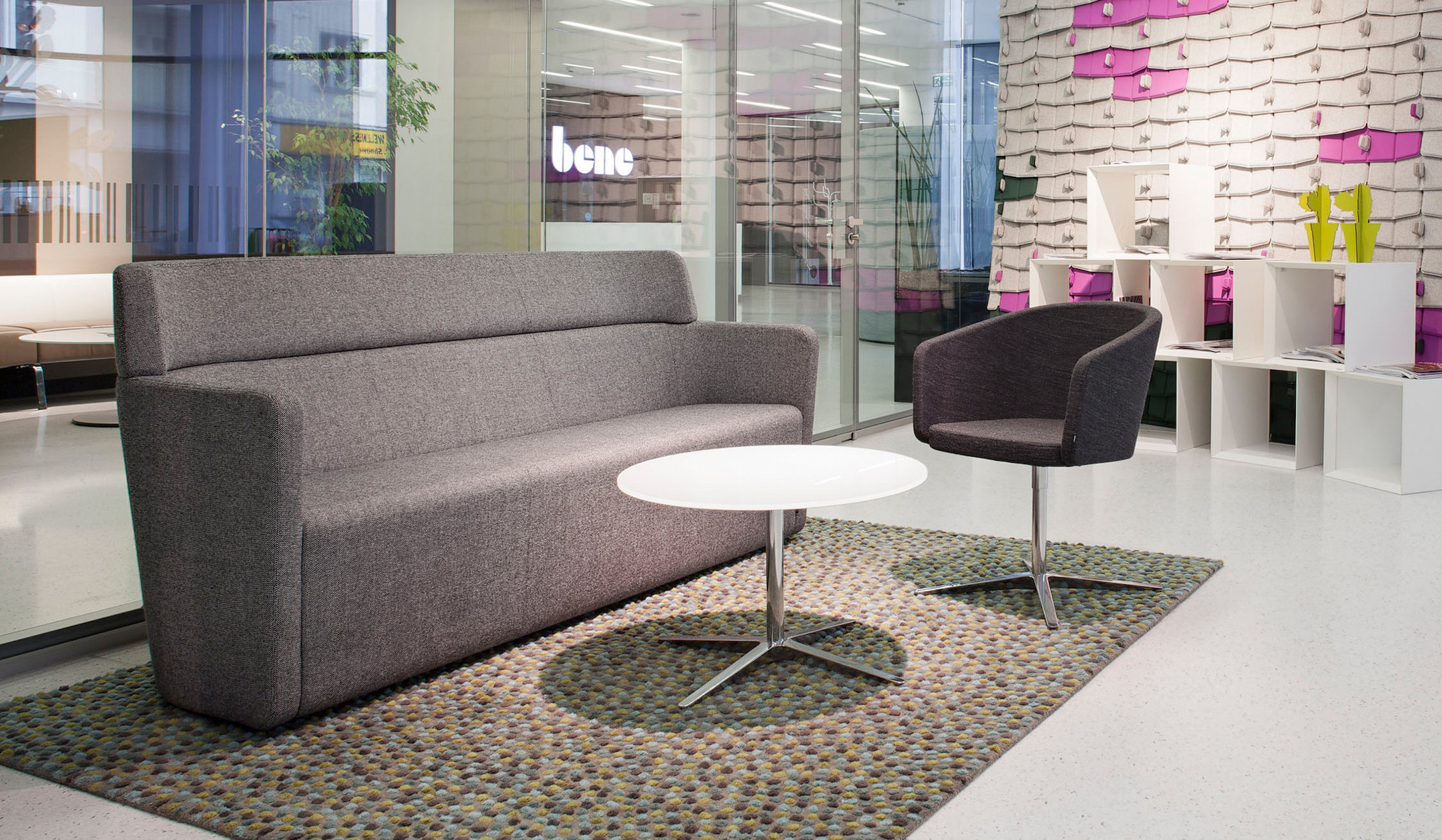 Bene-PARCS-Wing-Sofa-mit-seitlichen-Kopfstutzen-fur-visuelle-und-akustische-Abschirmung