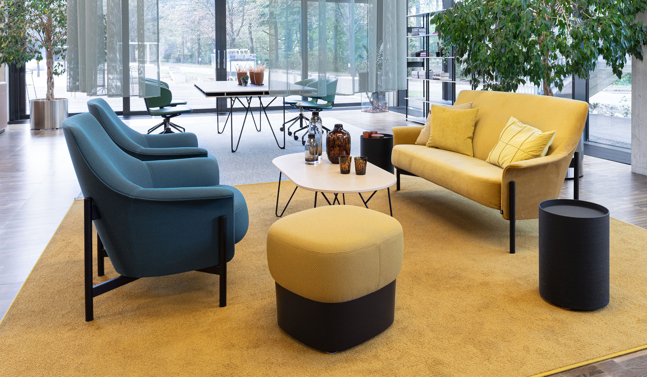 Bene-PORTS-Stool-flexible-Sitzgelegenheit-mit-komfortablen-Sitzpolster