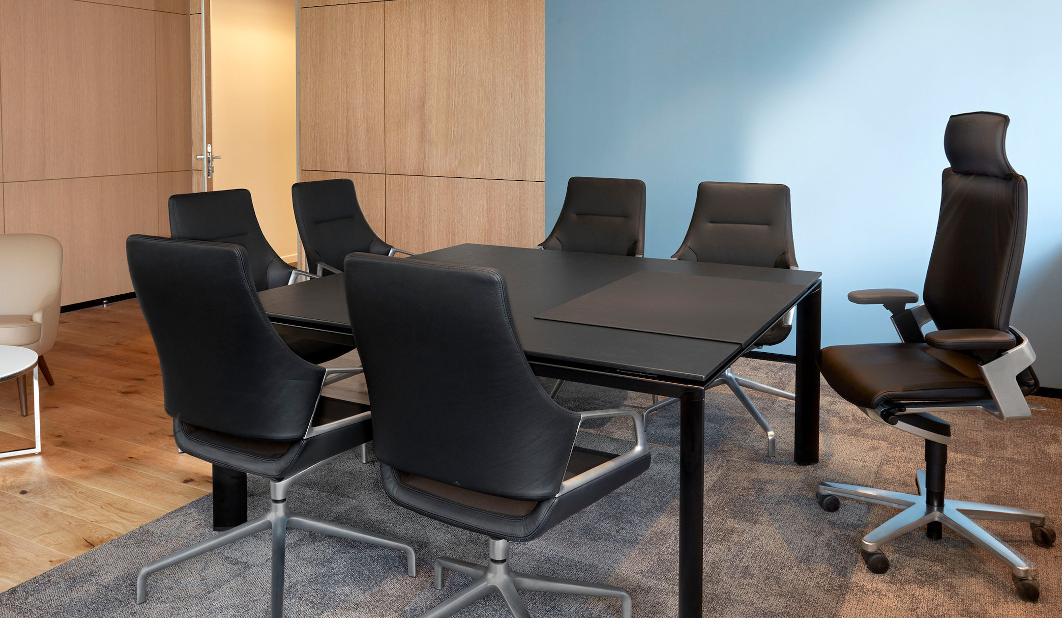 Bene-AL-Meeting-Besprechungstisch-quadratisch