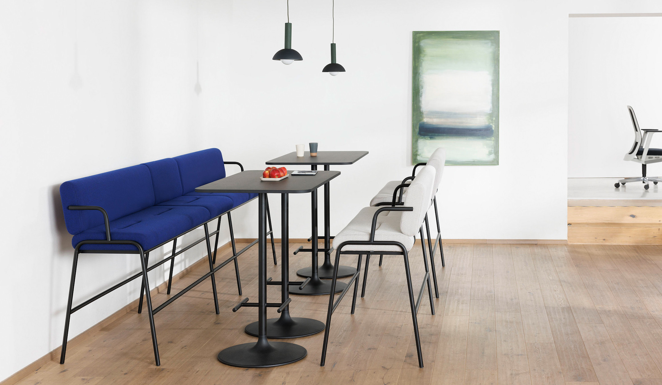 Bene-CASUAL-Table-High-Besprechungstisch-in-Stehhohe-mit-individuell-konfigurierbarer-Plattenform