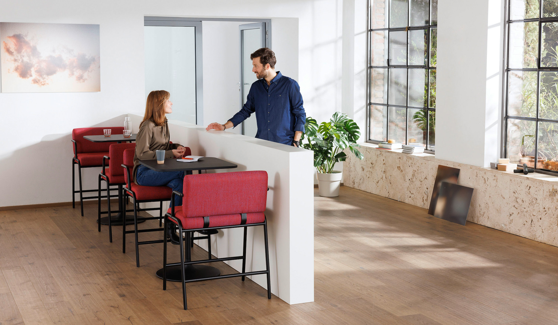 Bene-CASUAL-Table-Medium-Besprechungstisch-in-Sitz-Stehhohe-mit-individuell-konfigurierbarer-Plattenform