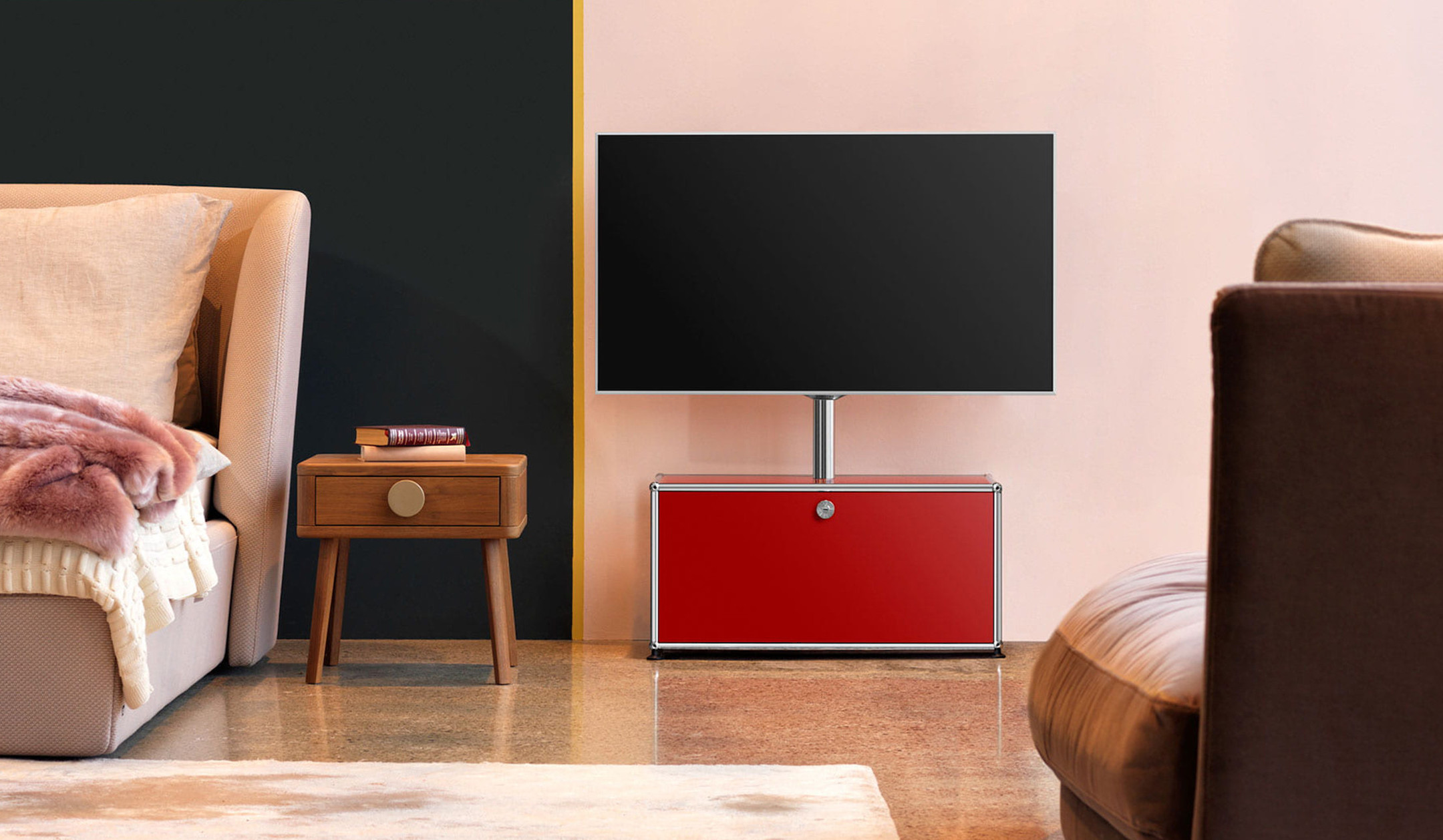 infoWERK-FS75-lowBOARD-mit-Halterung-fur-Displays-und-Fernseher-bis-zu-65-Zoll